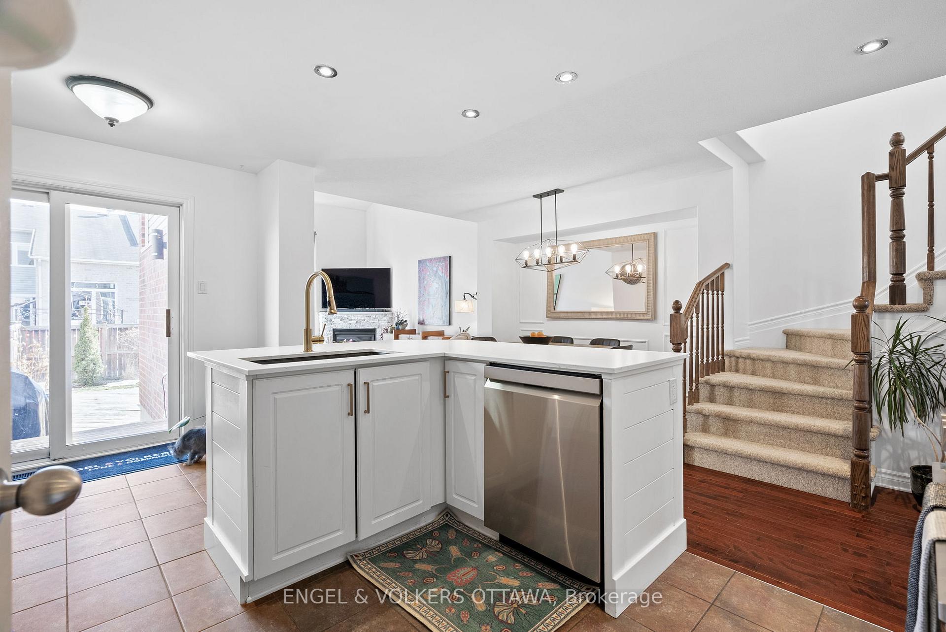 Photo 9 of 216 Bookton Place, Ottawa, Riverside South/Gloucester Glen — HOMEH