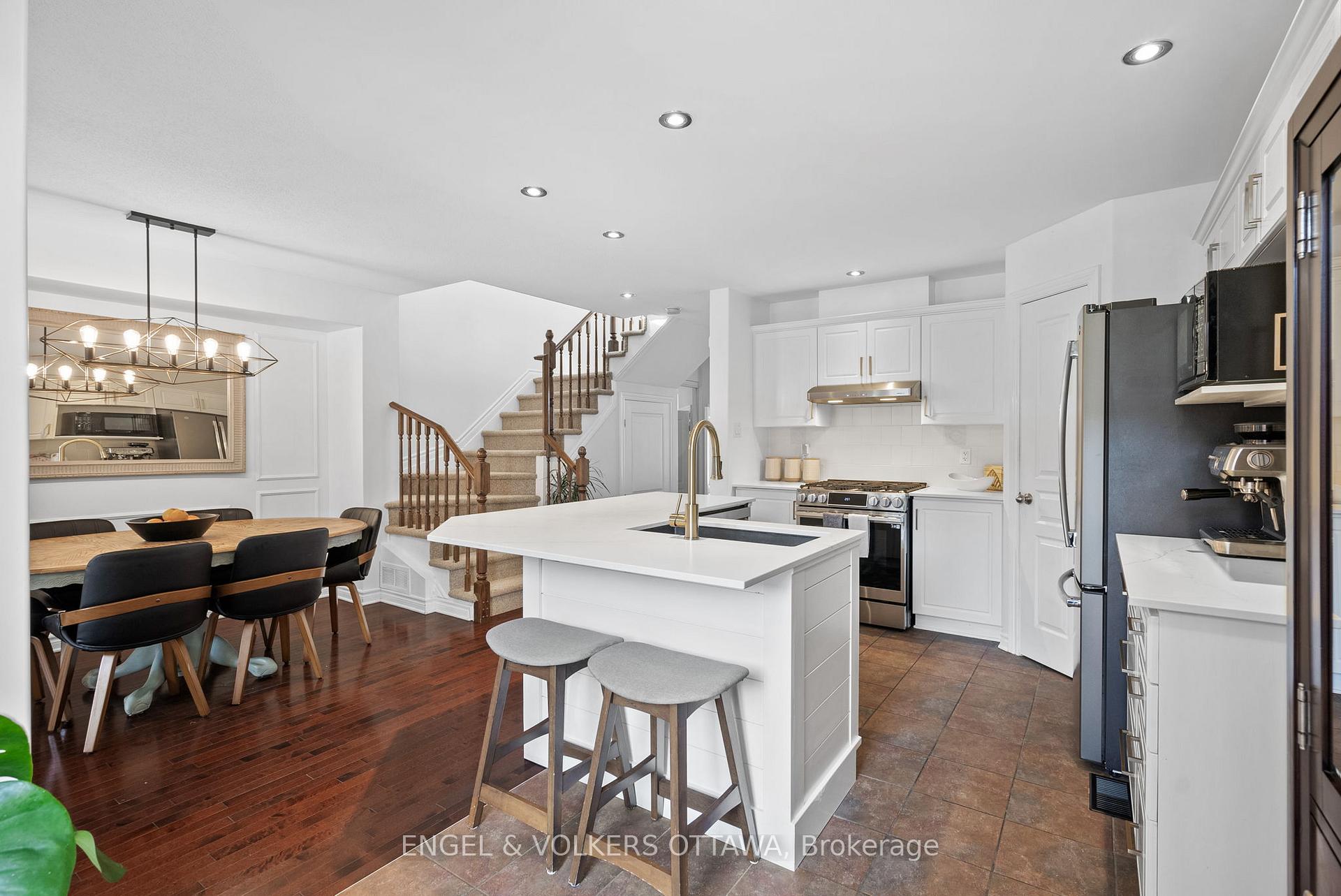 Photo 10 of 216 Bookton Place, Ottawa, Riverside South/Gloucester Glen — HOMEH