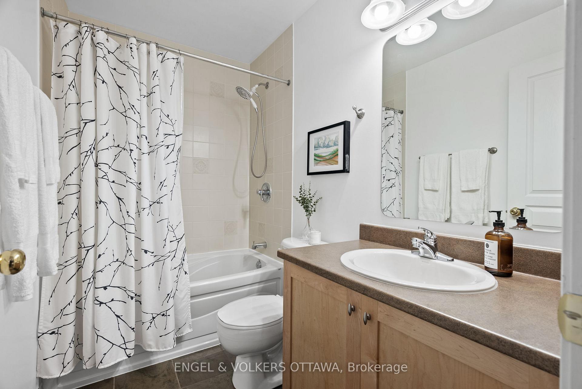 Photo 20 of 216 Bookton Place, Ottawa, Riverside South/Gloucester Glen — HOMEH