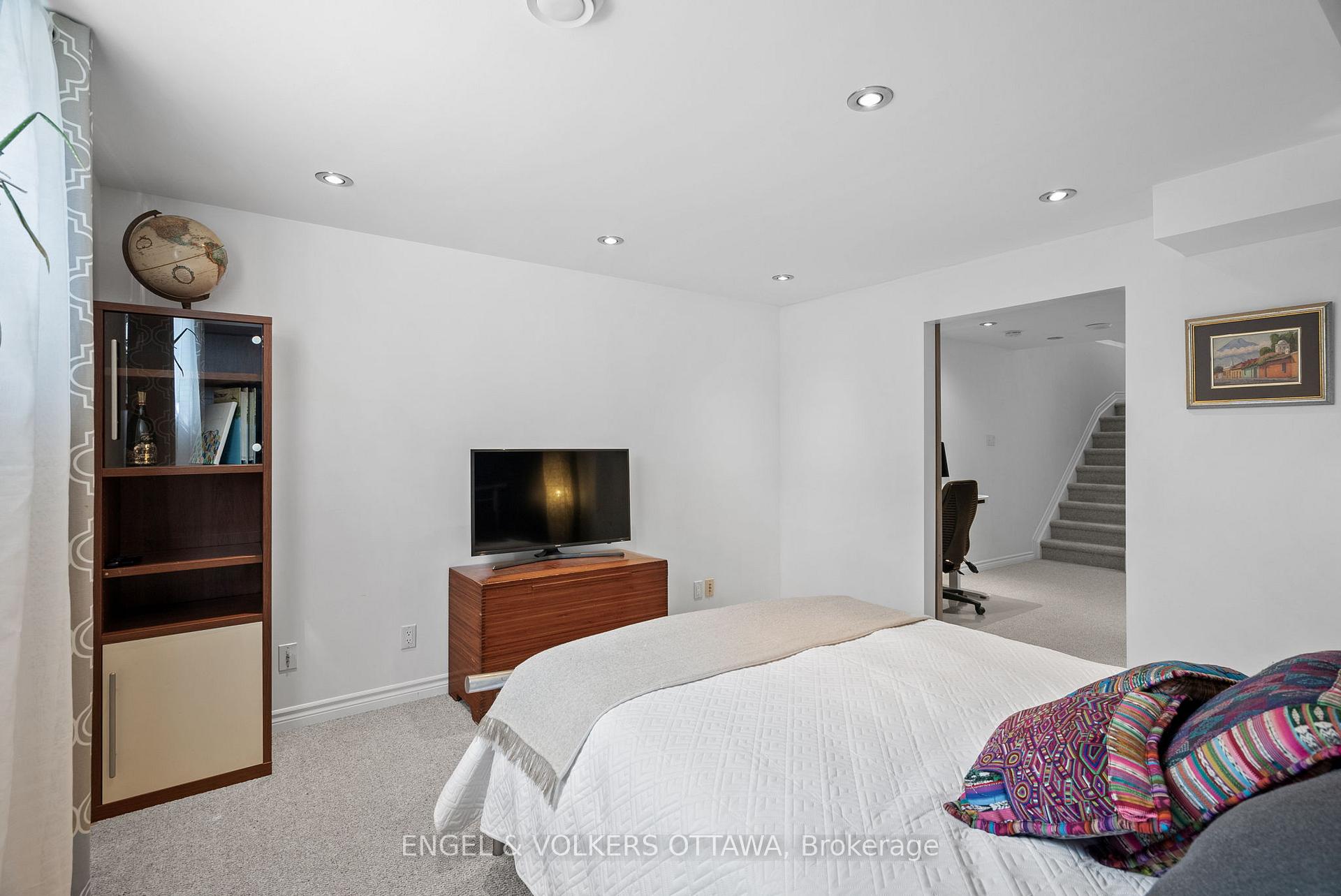 Photo 27 of 216 Bookton Place, Ottawa, Riverside South/Gloucester Glen — HOMEH