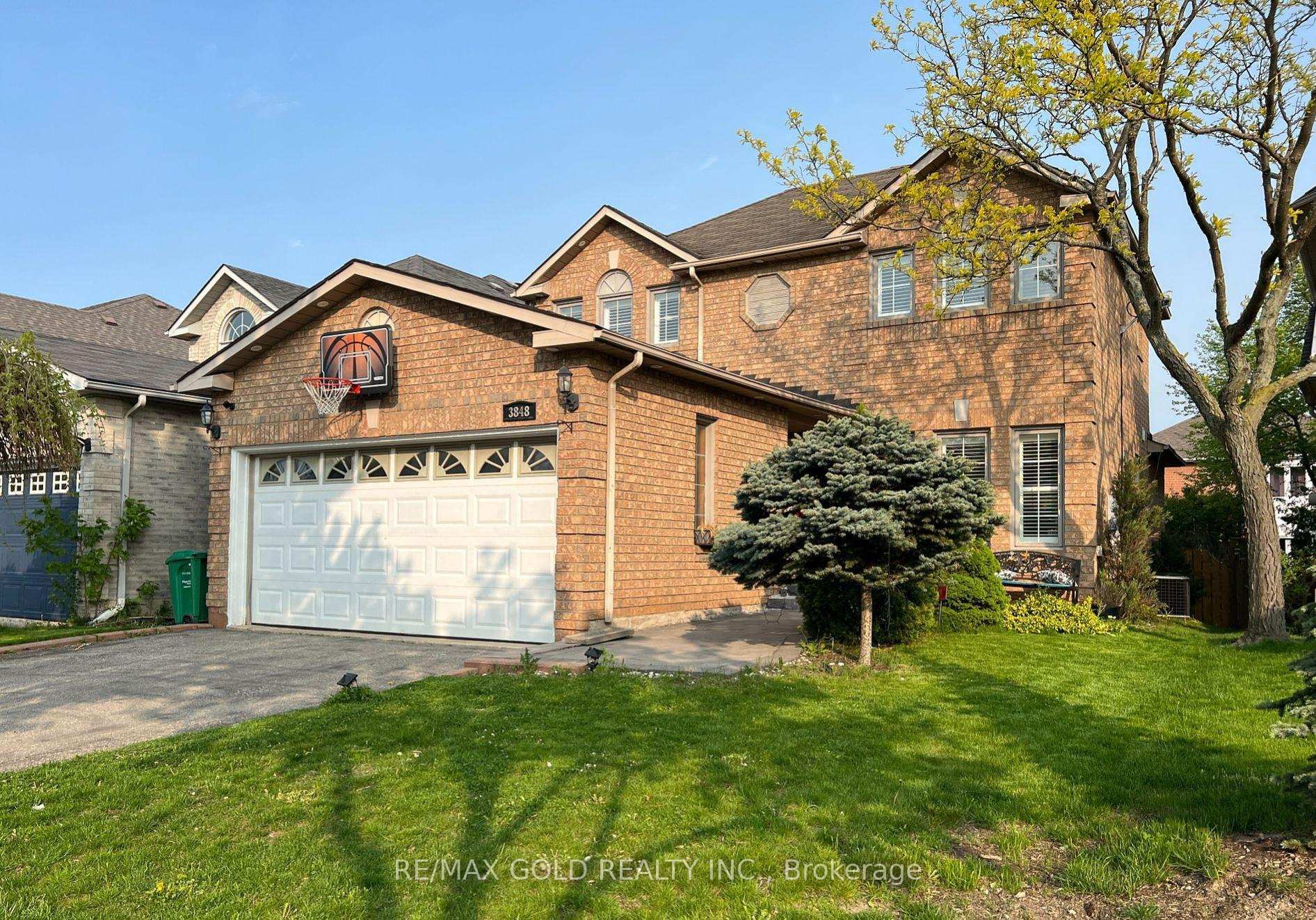 Front of 3848 Periwinkle Crescent