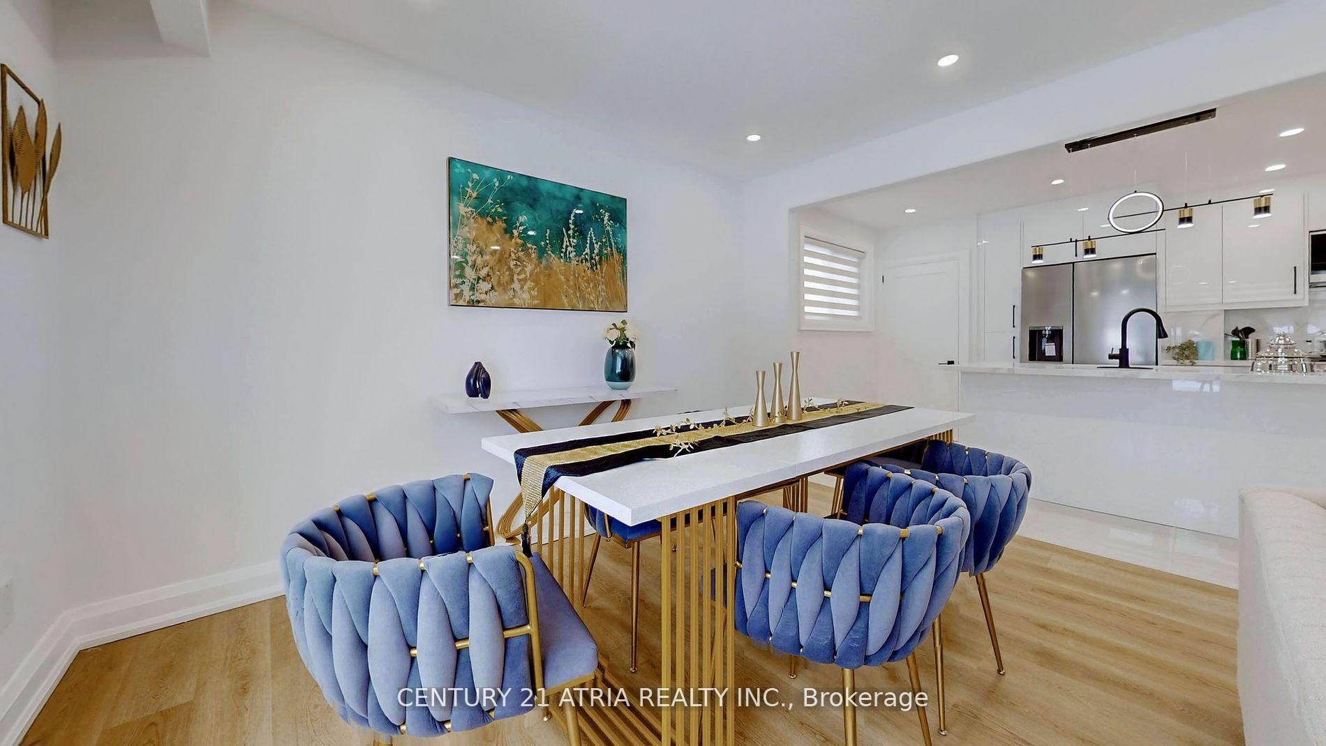 Photo 16 of Unit A&B, 24 Collins Crescent, Aurora, Aurora Heights — HOMEH