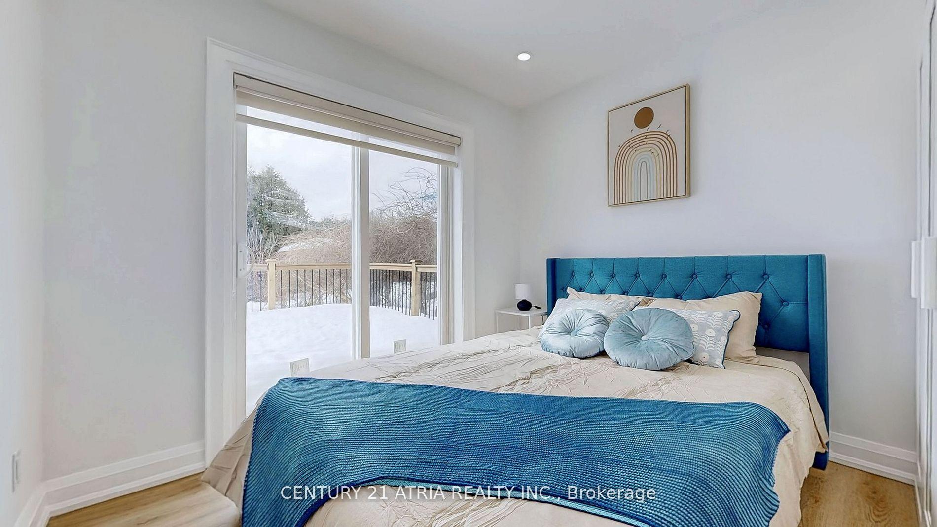 Photo 5 of Unit A&B, 24 Collins Crescent, Aurora, Aurora Heights — HOMEH