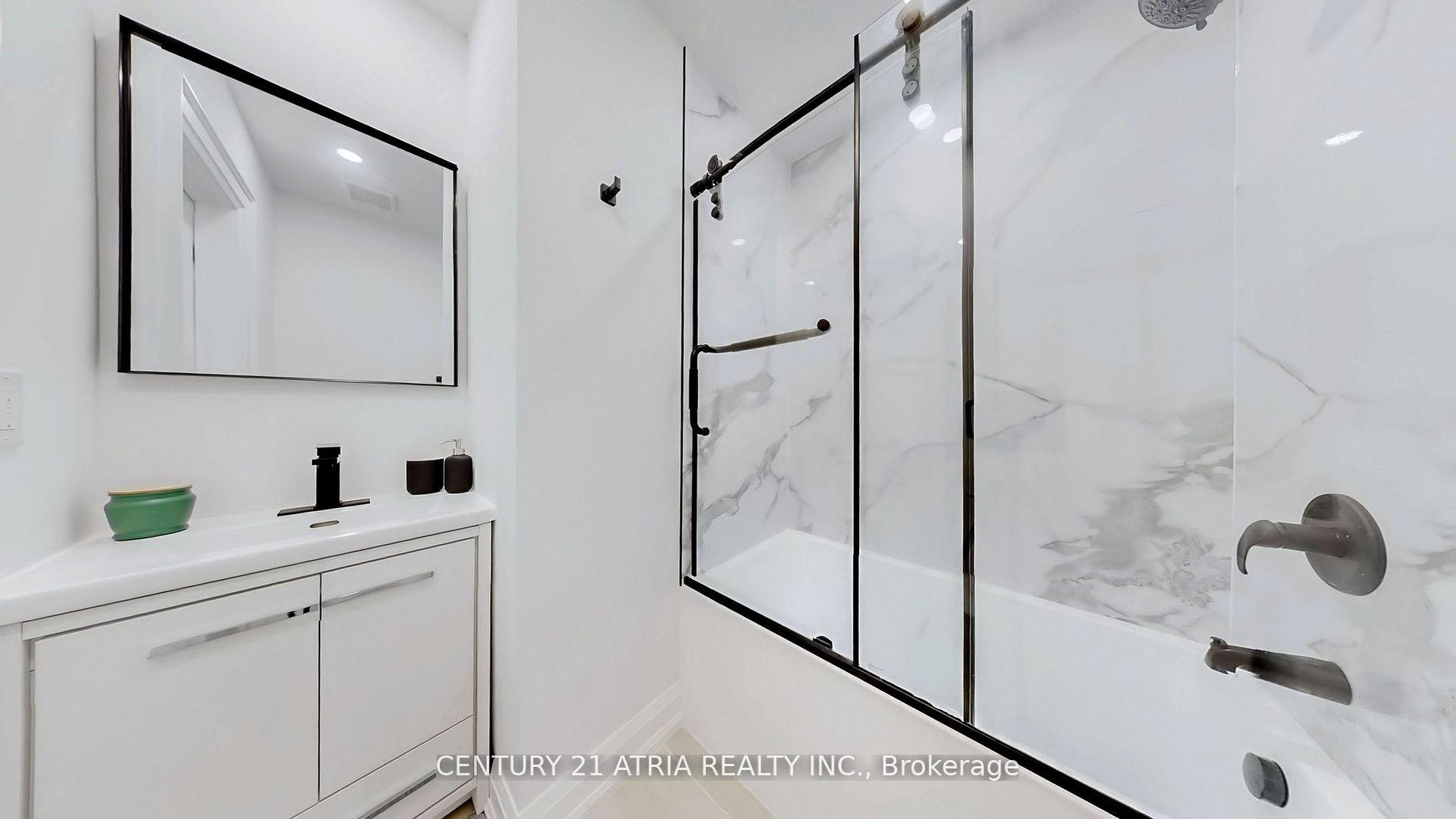 Photo 32 of Unit A&B, 24 Collins Crescent, Aurora, Aurora Heights — HOMEH