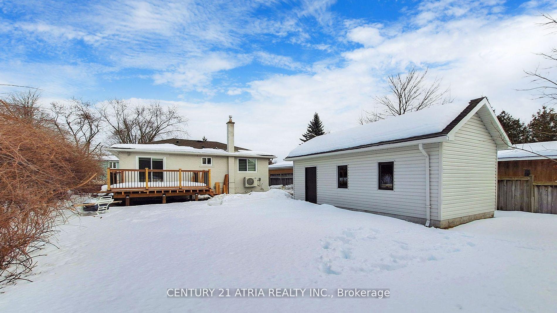 Photo 23 of Unit A&B, 24 Collins Crescent, Aurora, Aurora Heights — HOMEH