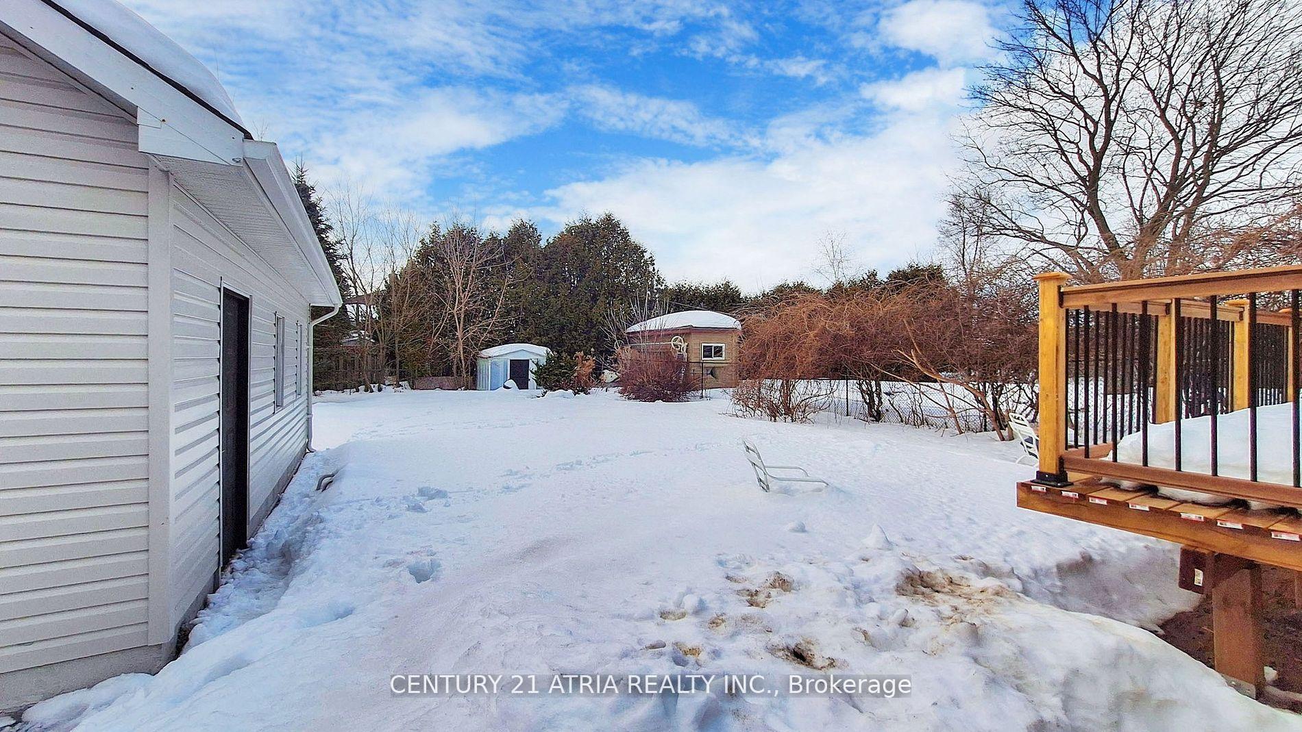 Photo 25 of Unit A&B, 24 Collins Crescent, Aurora, Aurora Heights — HOMEH