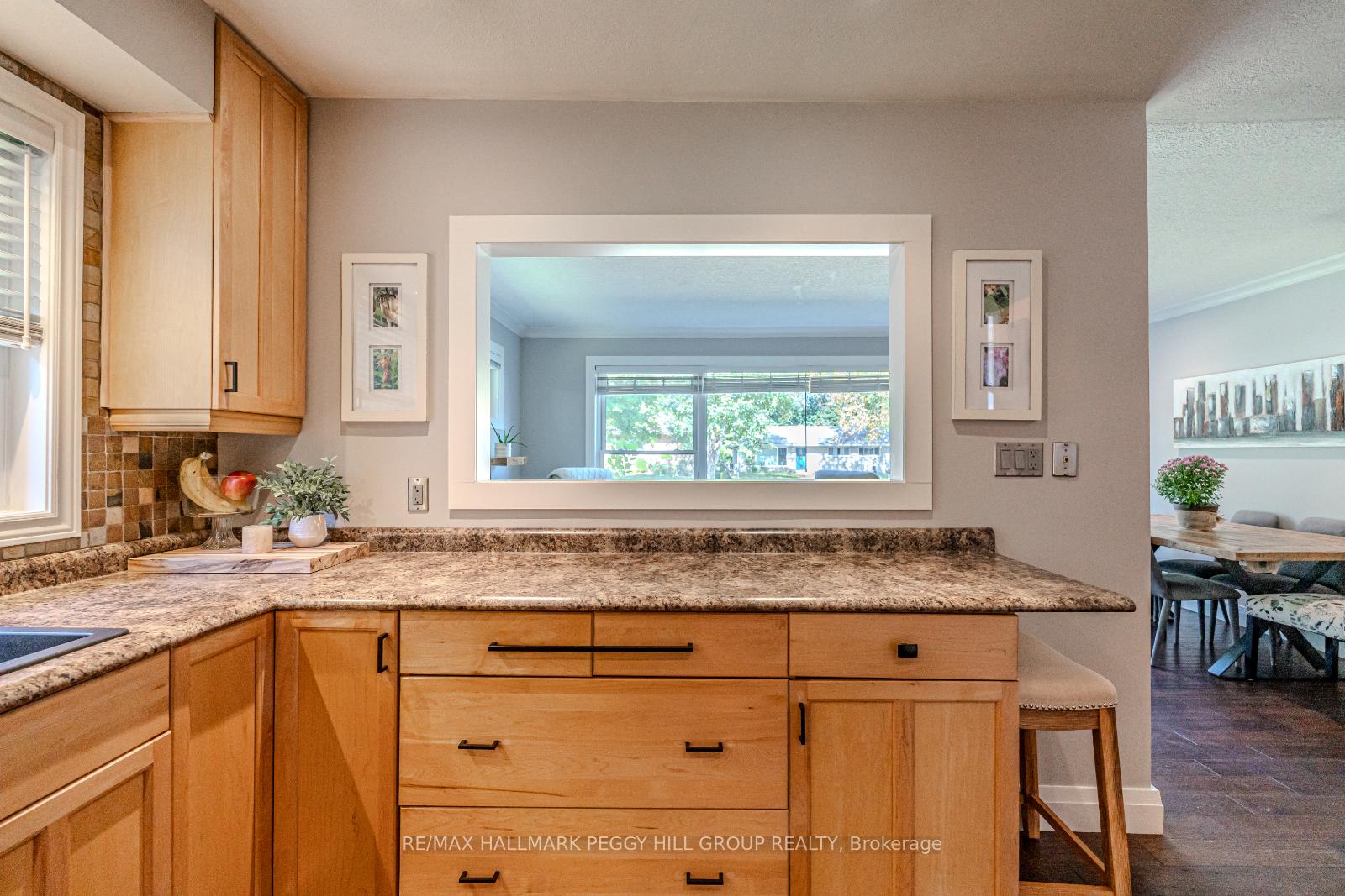 Photo 4 of 65 Melrose Avenue, Barrie, Codrington — HOMEH