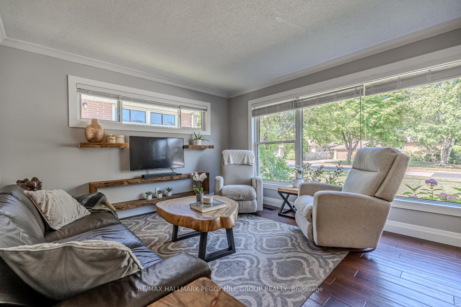 Photo 13 of 65 Melrose Avenue, Barrie, Codrington — HOMEH