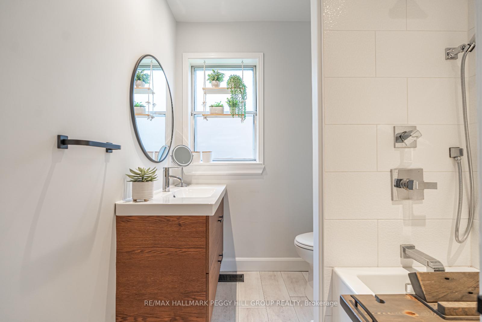 Photo 18 of 65 Melrose Avenue, Barrie, Codrington — HOMEH