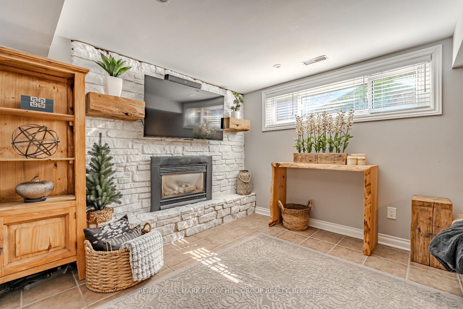Photo 21 of 65 Melrose Avenue, Barrie, Codrington — HOMEH