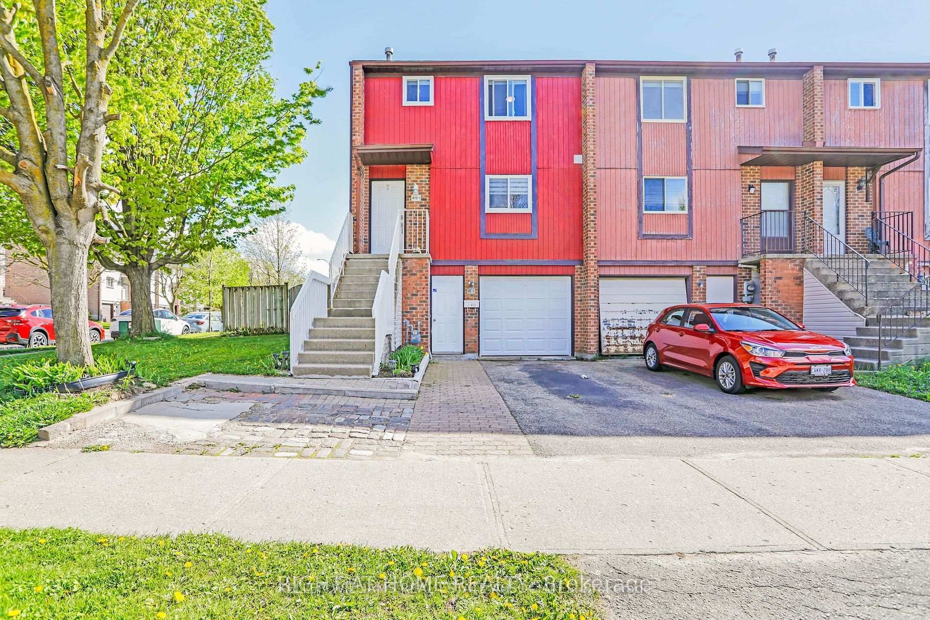 Photo 1 of Unit 1, 413 Bairstow Crescent, Waterloo, Lincoln Village — HOMEH