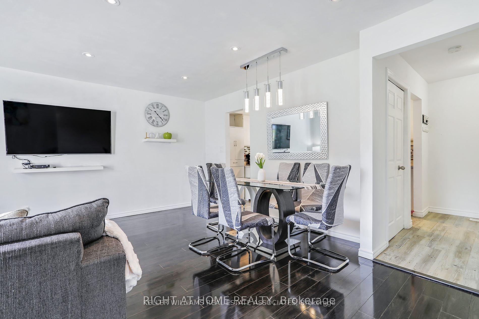 Photo 2 of Unit 1, 413 Bairstow Crescent, Waterloo, Lincoln Village — HOMEH