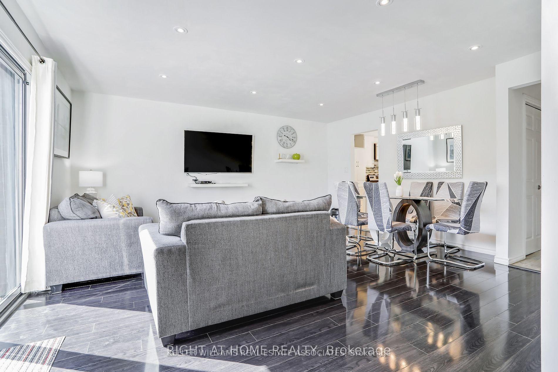 Photo 3 of Unit 1, 413 Bairstow Crescent, Waterloo, Lincoln Village — HOMEH