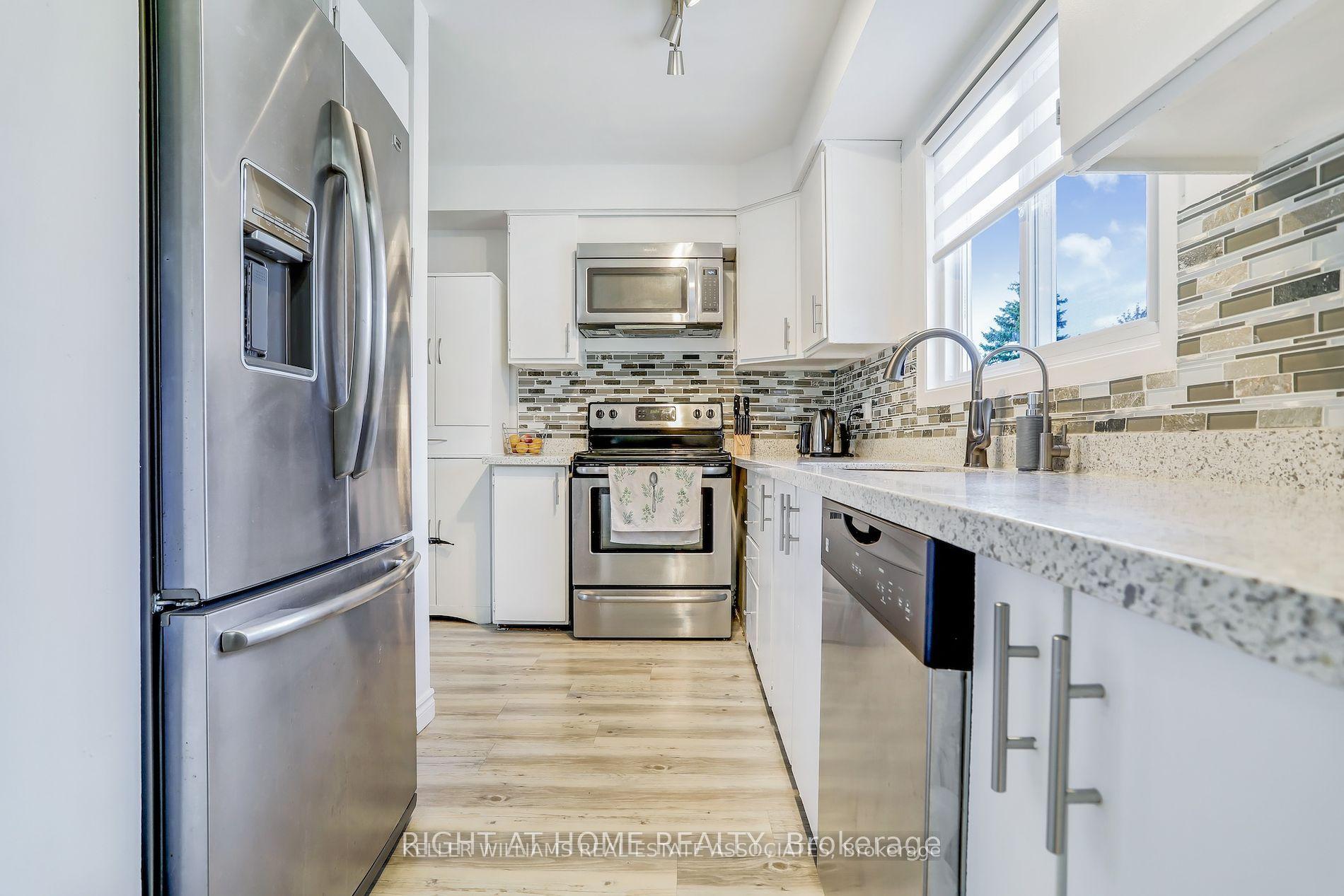 Photo 6 of Unit 1, 413 Bairstow Crescent, Waterloo, Lincoln Village — HOMEH