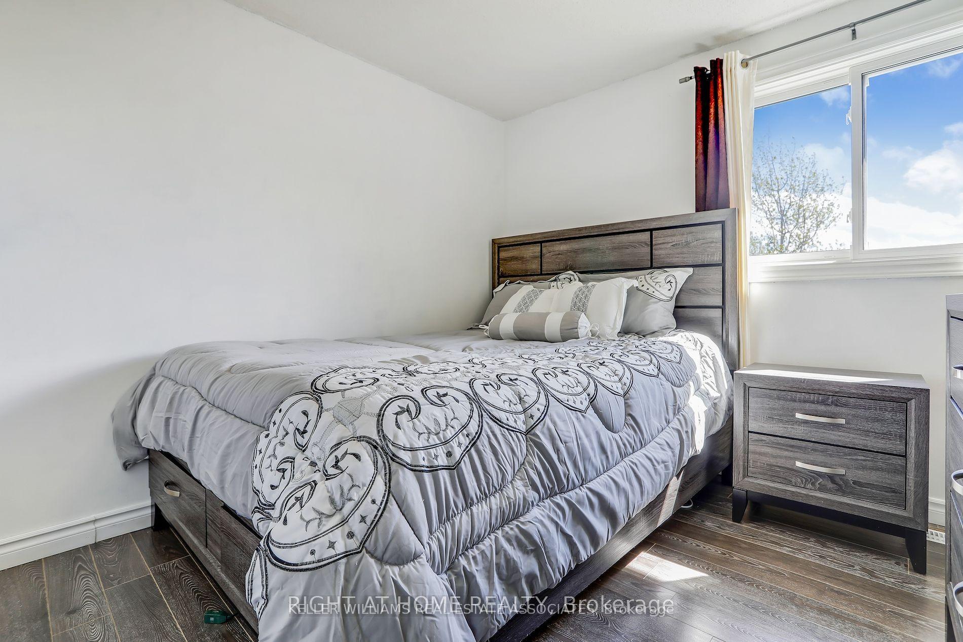 Photo 5 of Unit 1, 413 Bairstow Crescent, Waterloo, Lincoln Village — HOMEH
