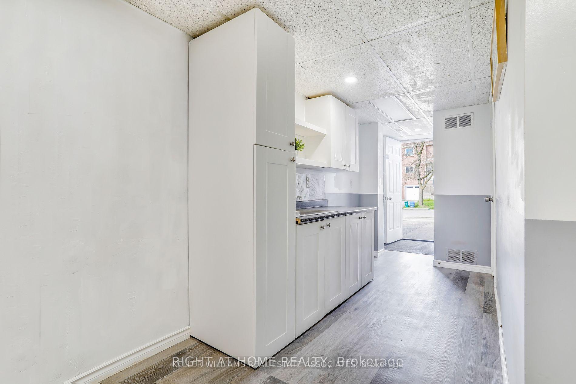 Photo 18 of Unit 1, 413 Bairstow Crescent, Waterloo, Lincoln Village — HOMEH