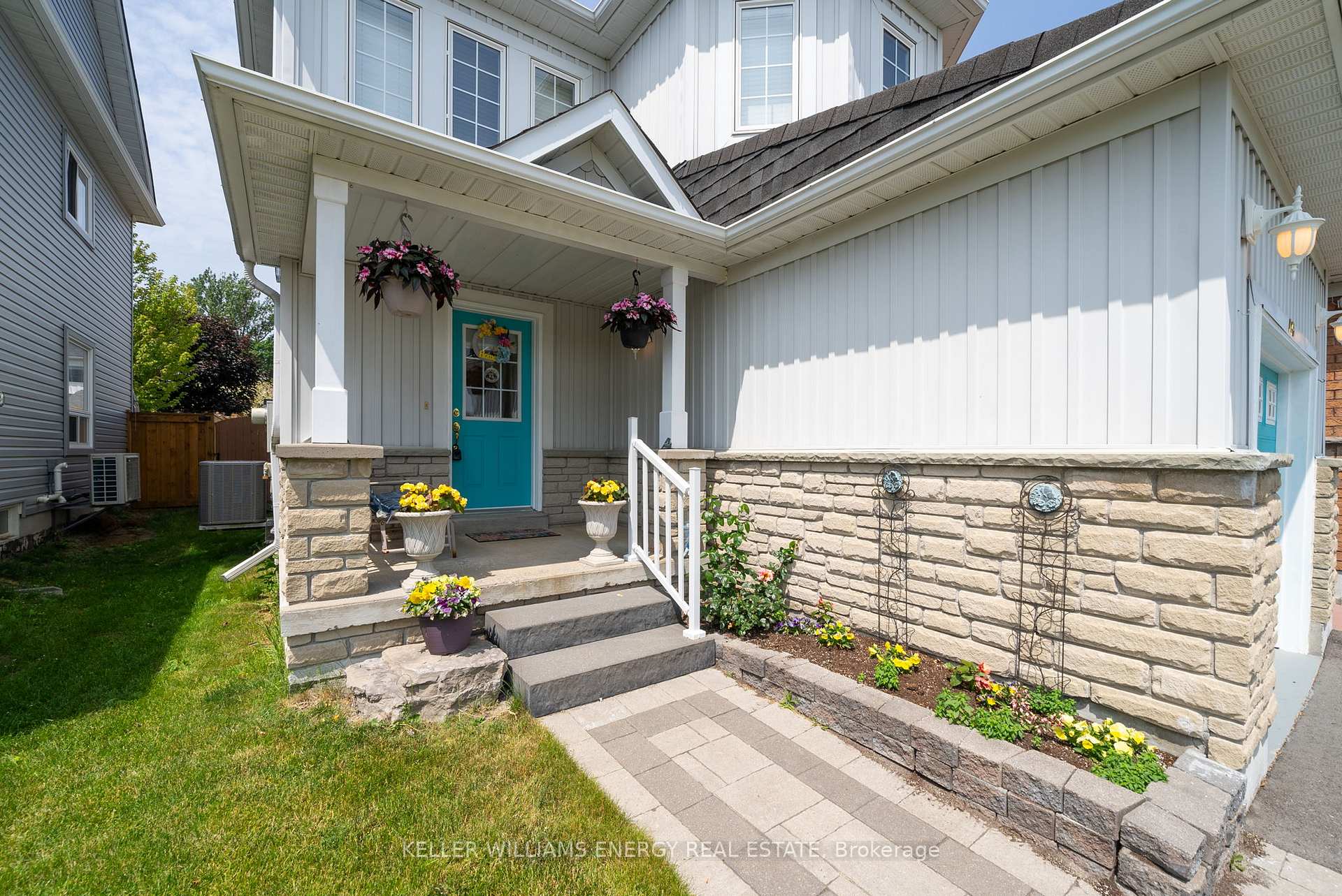 Photo 2 of 42 Harmer Drive, Clarington, Newcastle — HOMEH