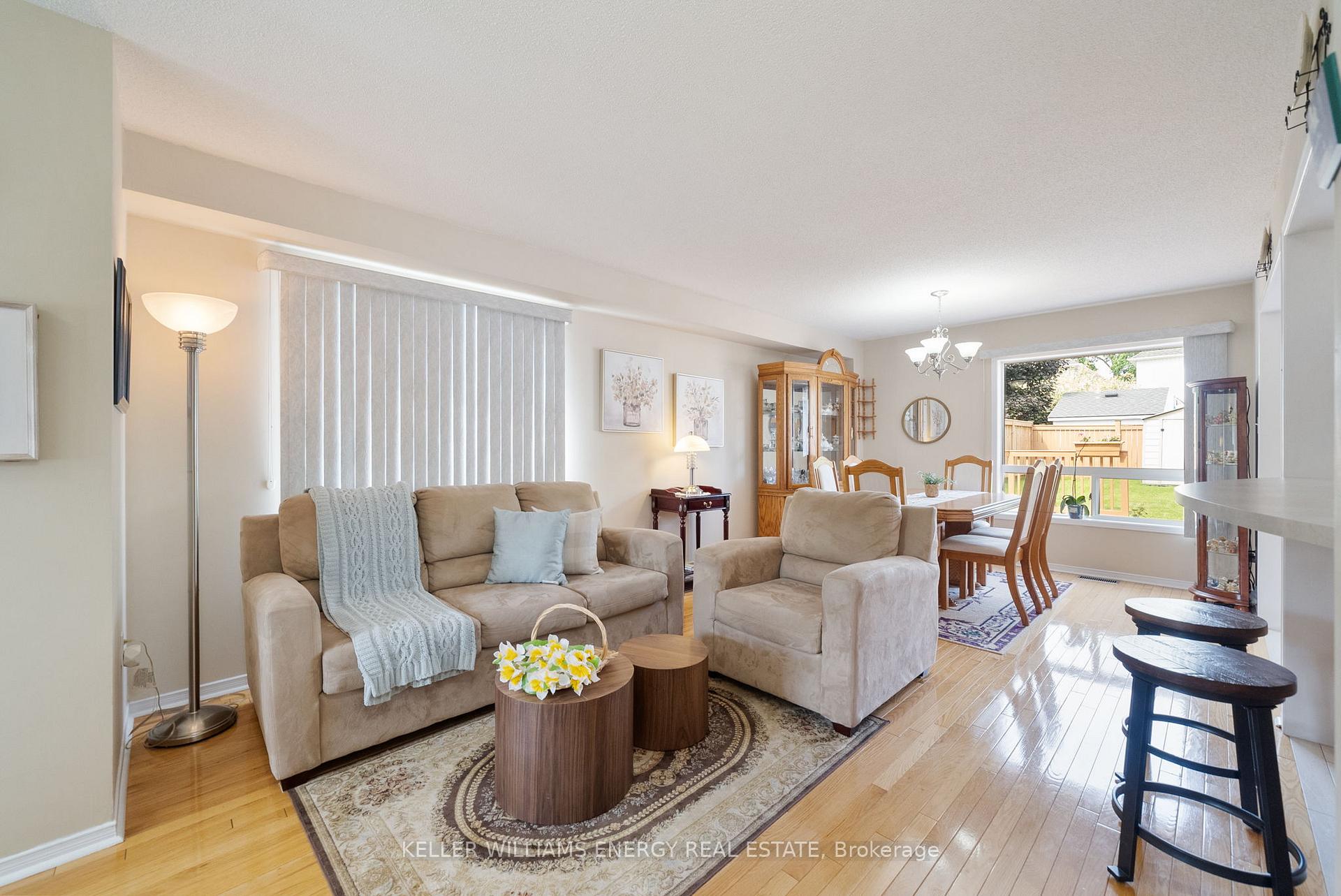 Photo 3 of 42 Harmer Drive, Clarington, Newcastle — HOMEH