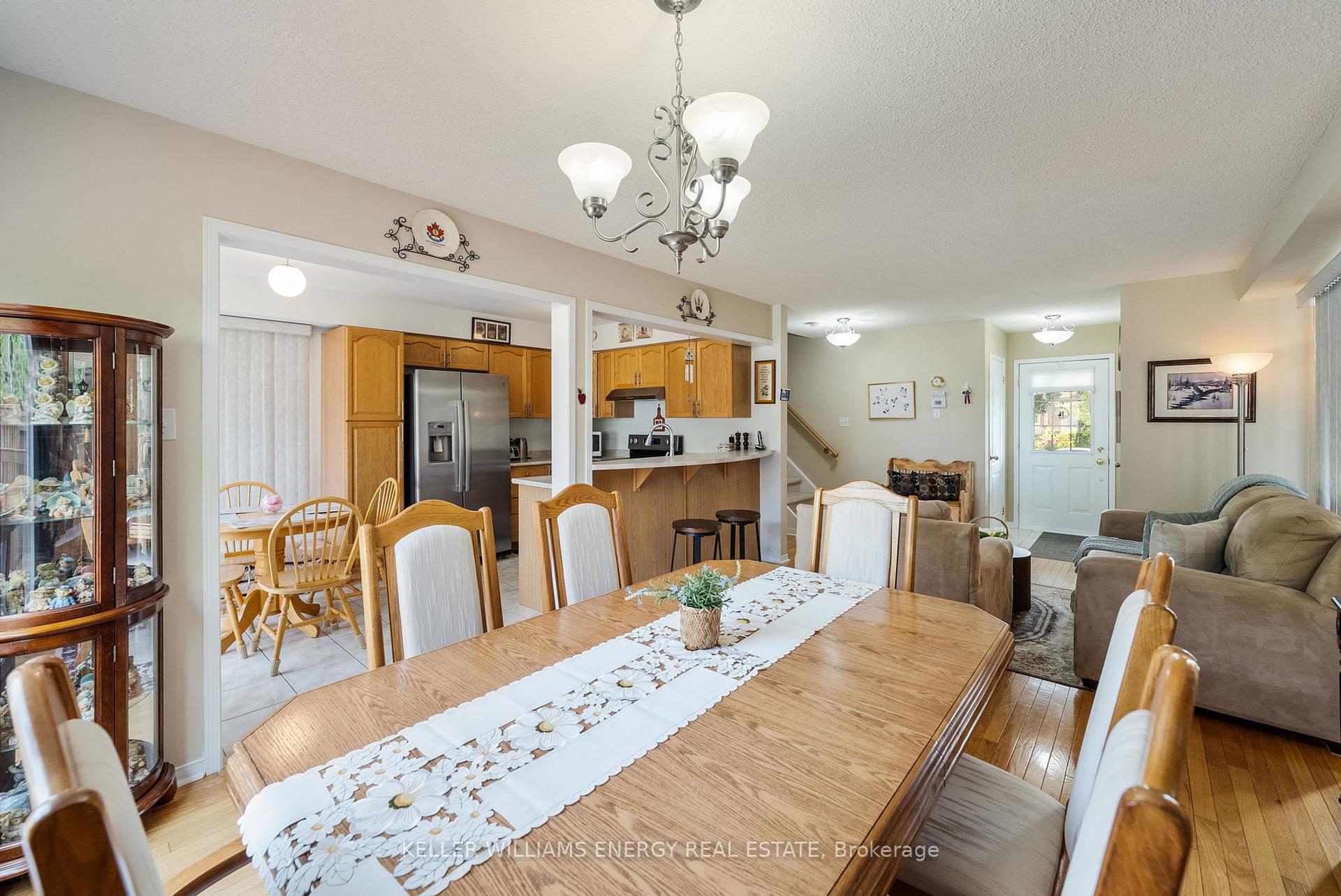 Photo 4 of 42 Harmer Drive, Clarington, Newcastle — HOMEH