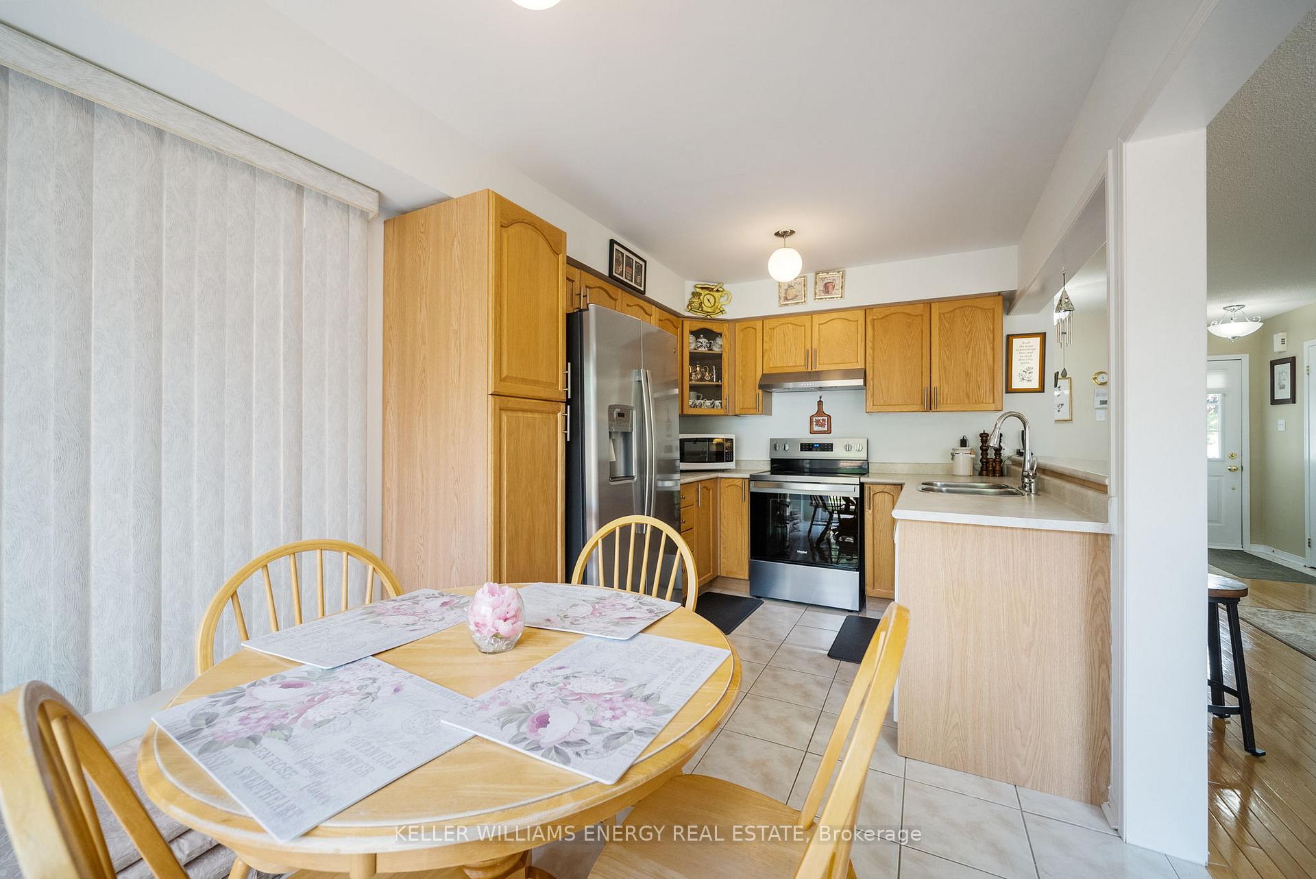 Photo 5 of 42 Harmer Drive, Clarington, Newcastle — HOMEH