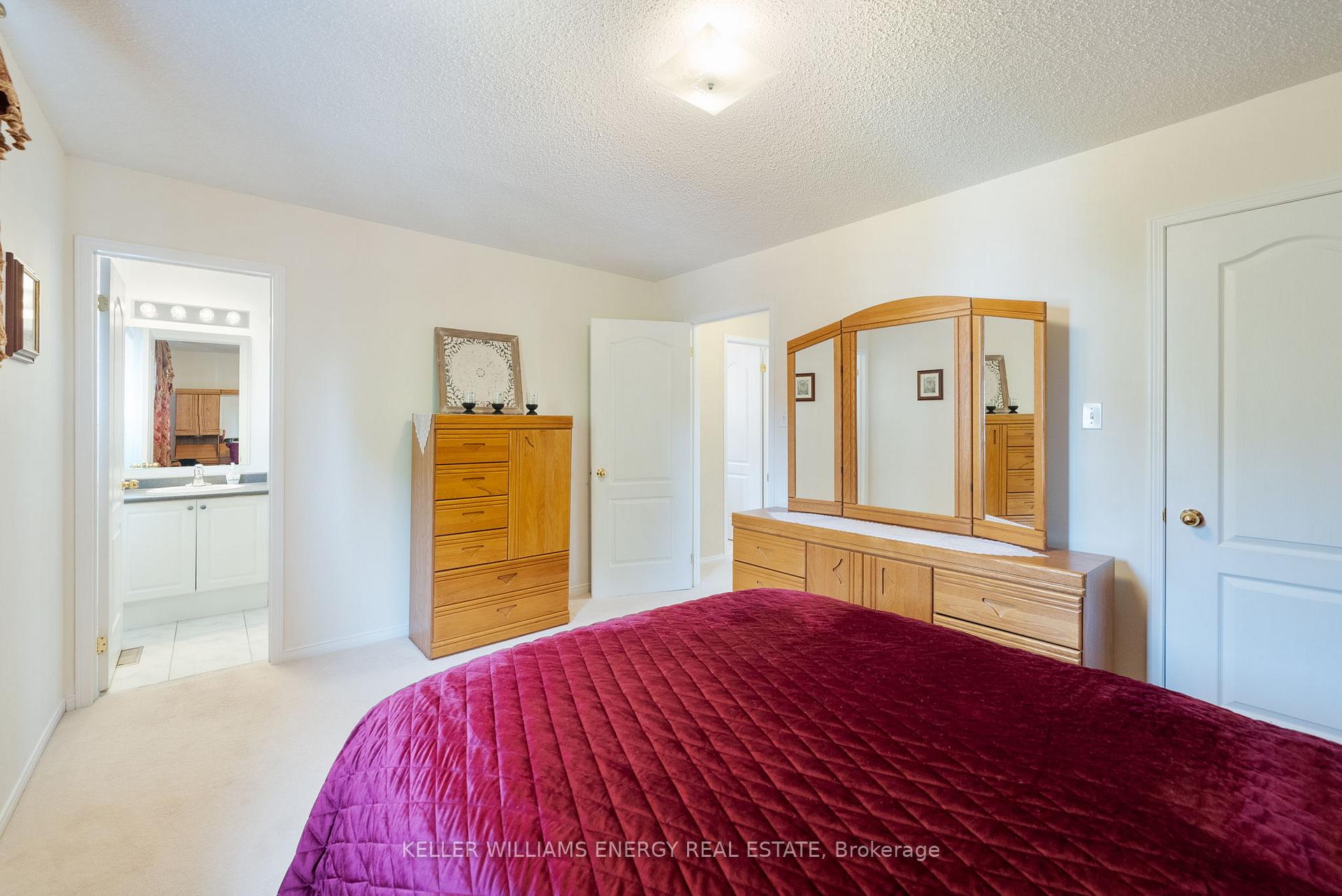 Photo 8 of 42 Harmer Drive, Clarington, Newcastle — HOMEH