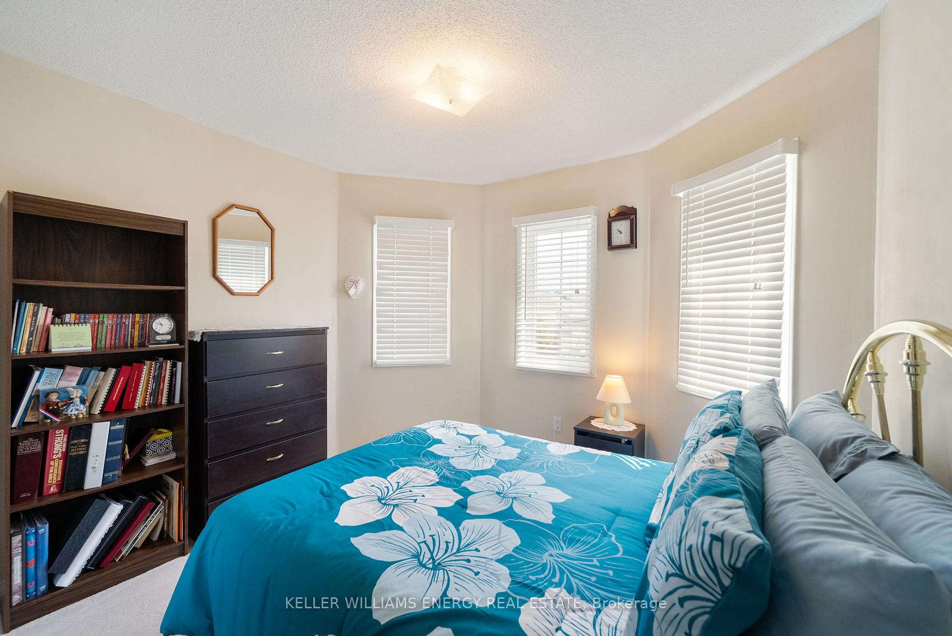 Photo 10 of 42 Harmer Drive, Clarington, Newcastle — HOMEH