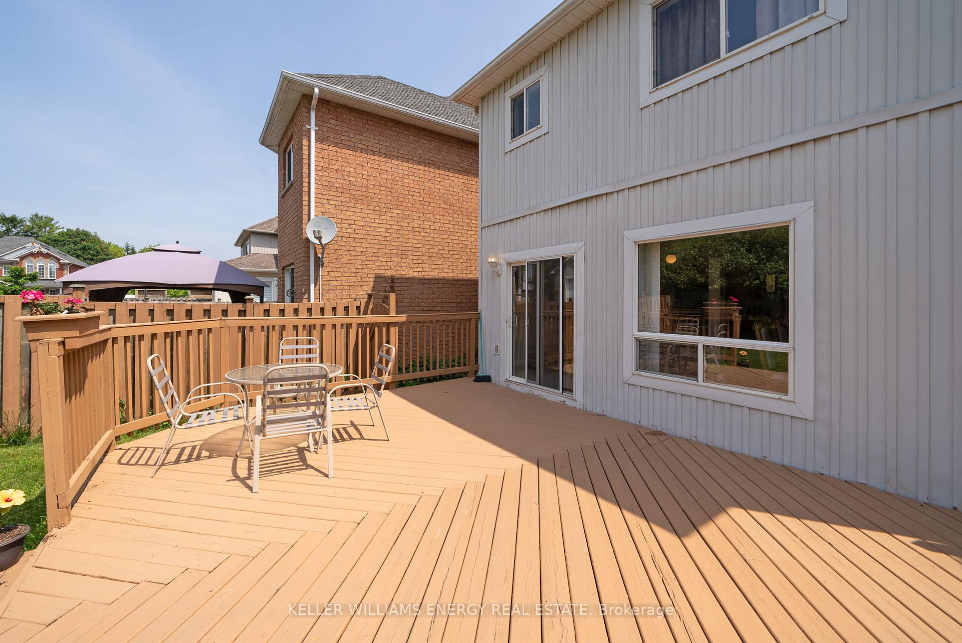 Photo 15 of 42 Harmer Drive, Clarington, Newcastle — HOMEH