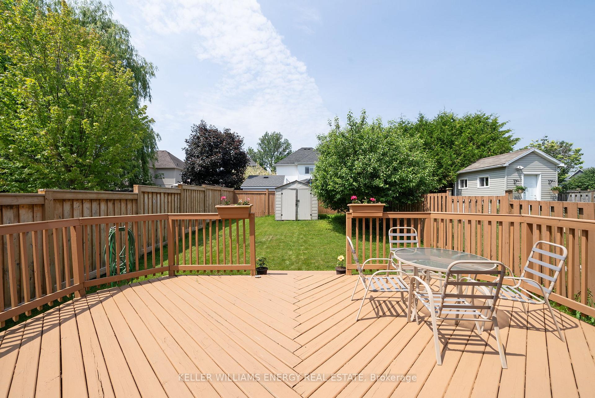 Photo 16 of 42 Harmer Drive, Clarington, Newcastle — HOMEH