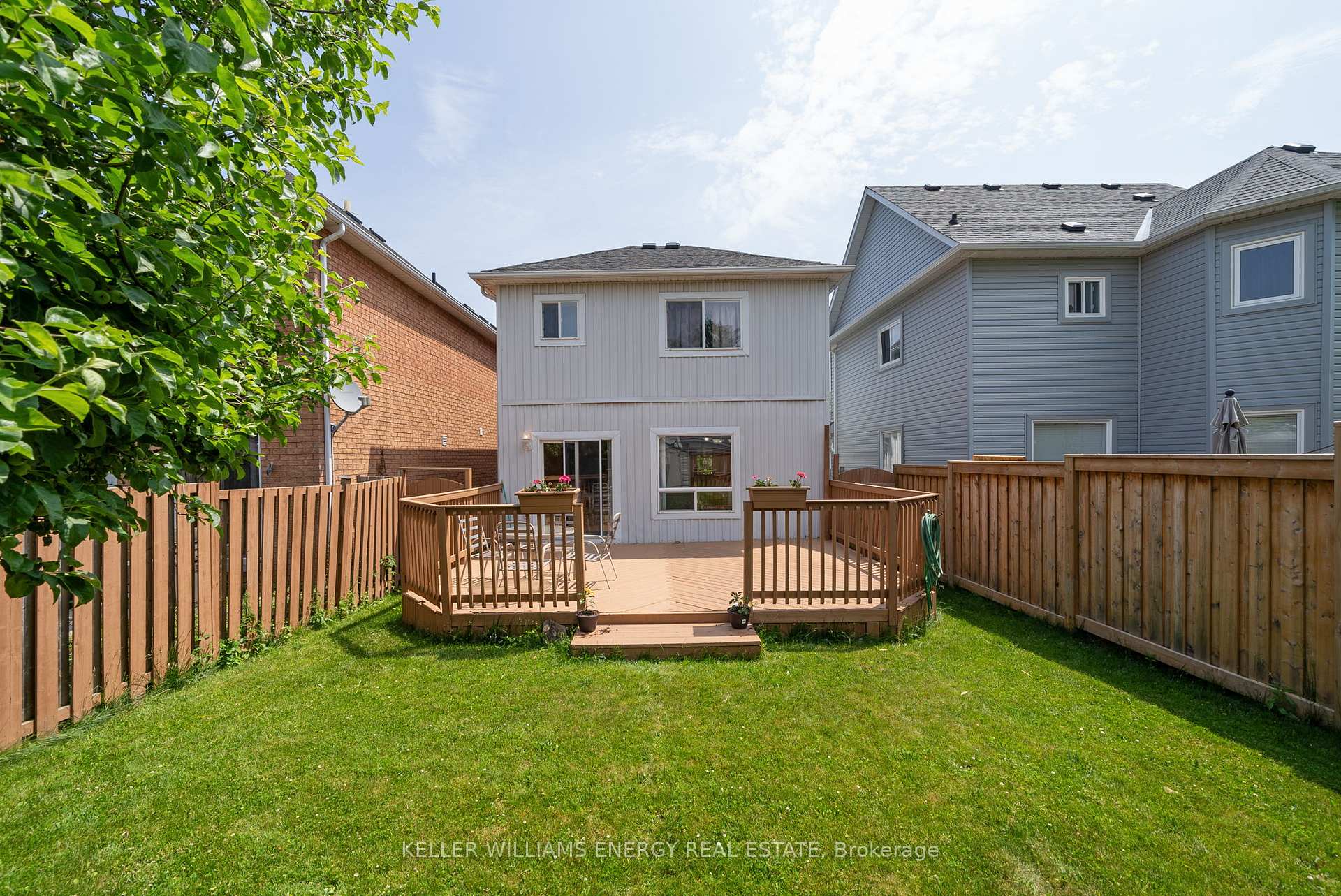 Photo 17 of 42 Harmer Drive, Clarington, Newcastle — HOMEH