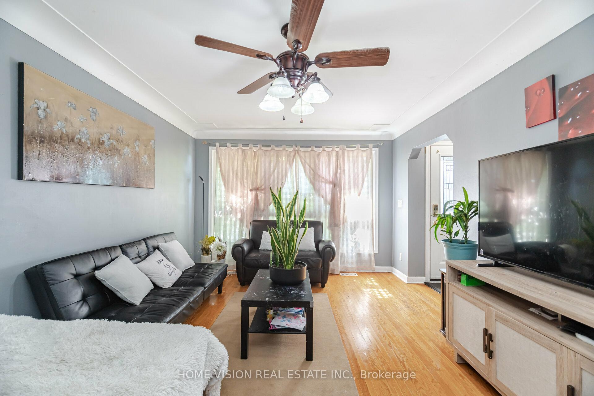 Photo 8 of 44 Clarendon Avenue, Hamilton, Balfour — HOMEH