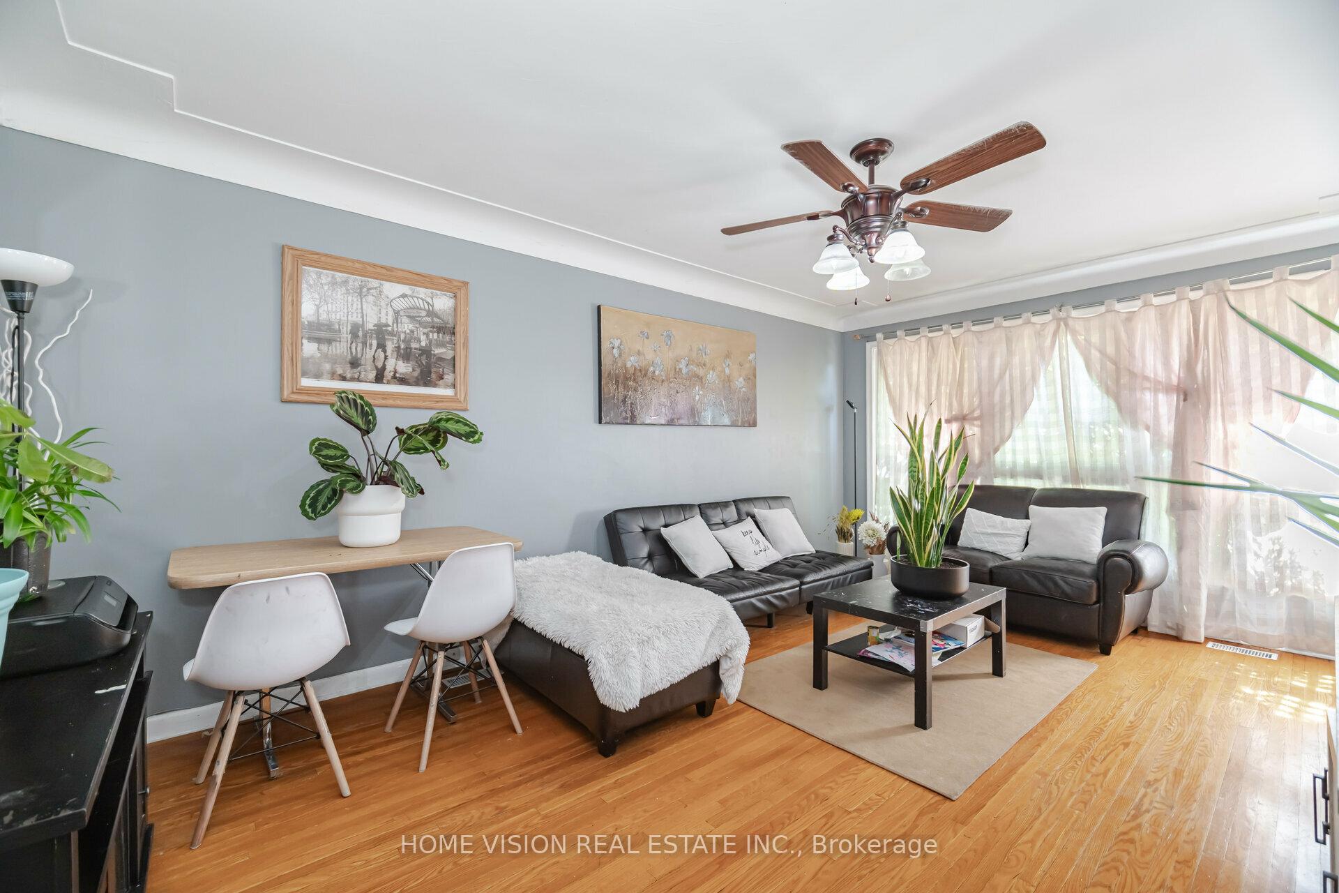 Photo 3 of 44 Clarendon Avenue, Hamilton, Balfour — HOMEH