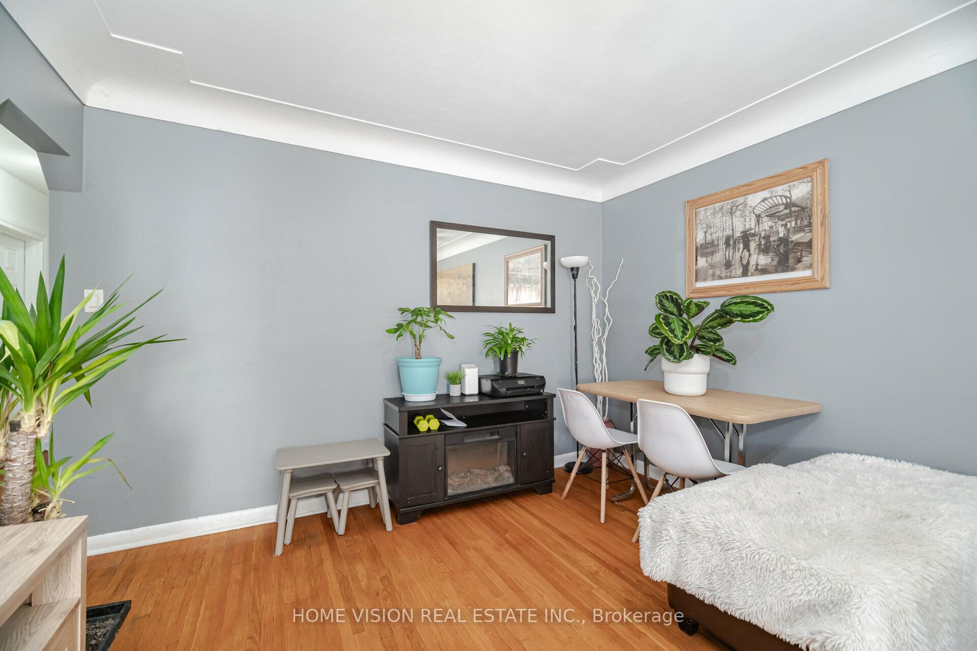 Photo 18 of 44 Clarendon Avenue, Hamilton, Balfour — HOMEH
