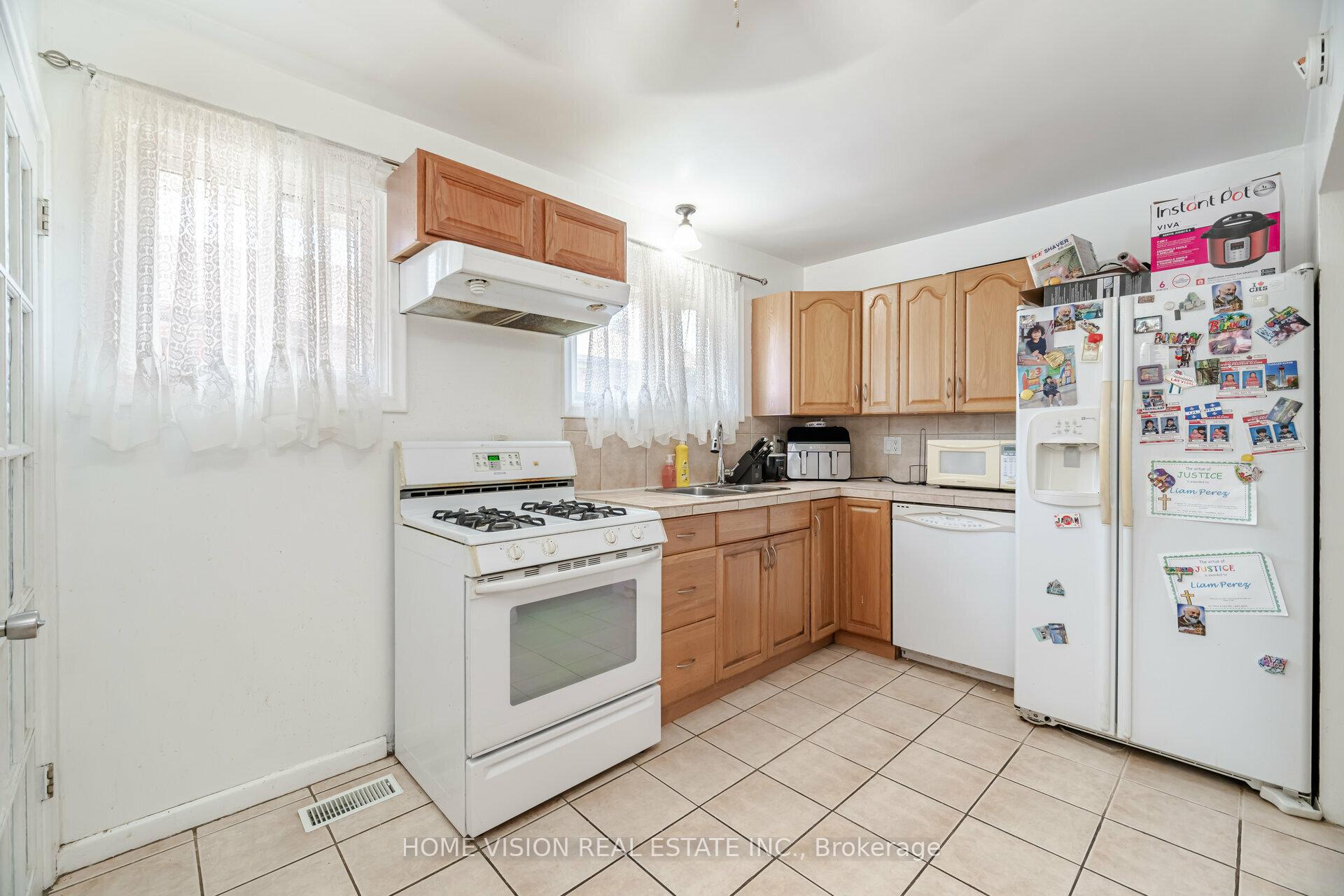 Photo 21 of 44 Clarendon Avenue, Hamilton, Balfour — HOMEH
