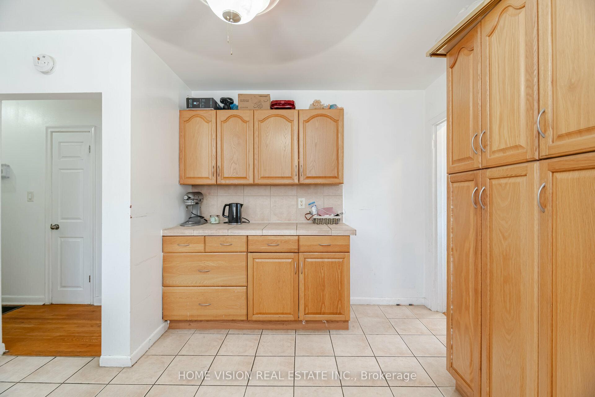 Photo 14 of 44 Clarendon Avenue, Hamilton, Balfour — HOMEH