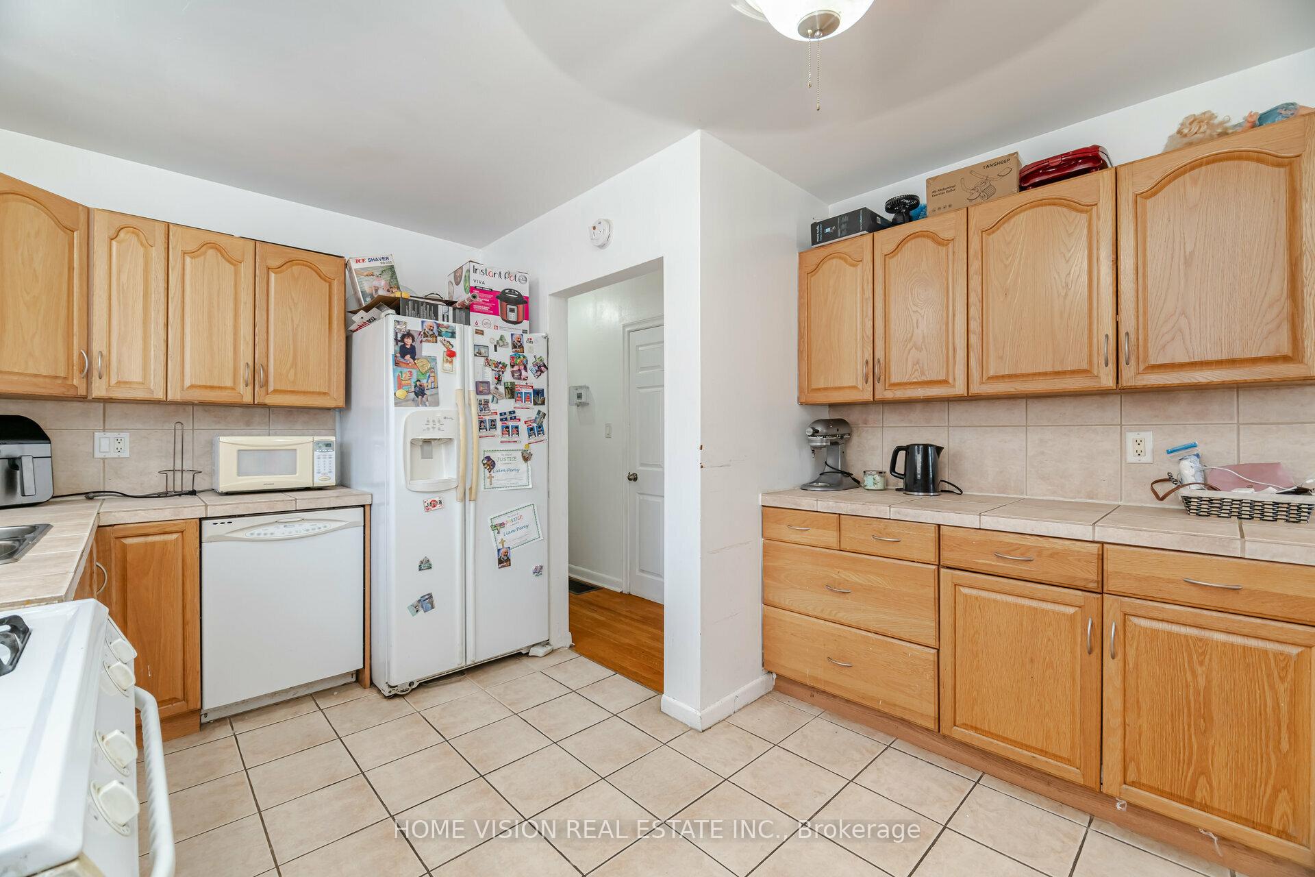 Photo 20 of 44 Clarendon Avenue, Hamilton, Balfour — HOMEH
