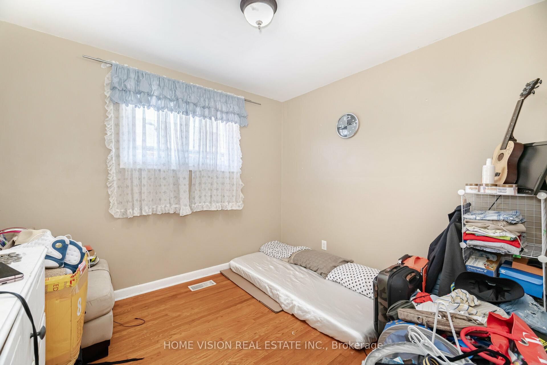 Photo 16 of 44 Clarendon Avenue, Hamilton, Balfour — HOMEH