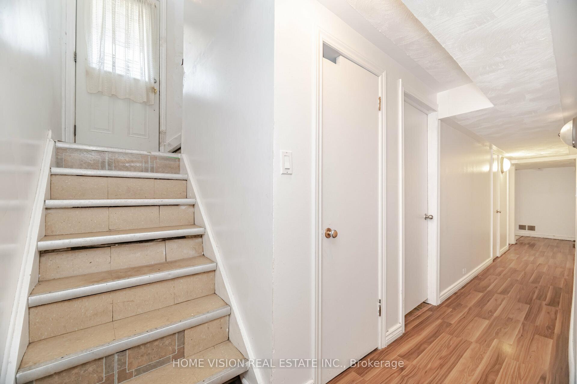 Photo 15 of 44 Clarendon Avenue, Hamilton, Balfour — HOMEH