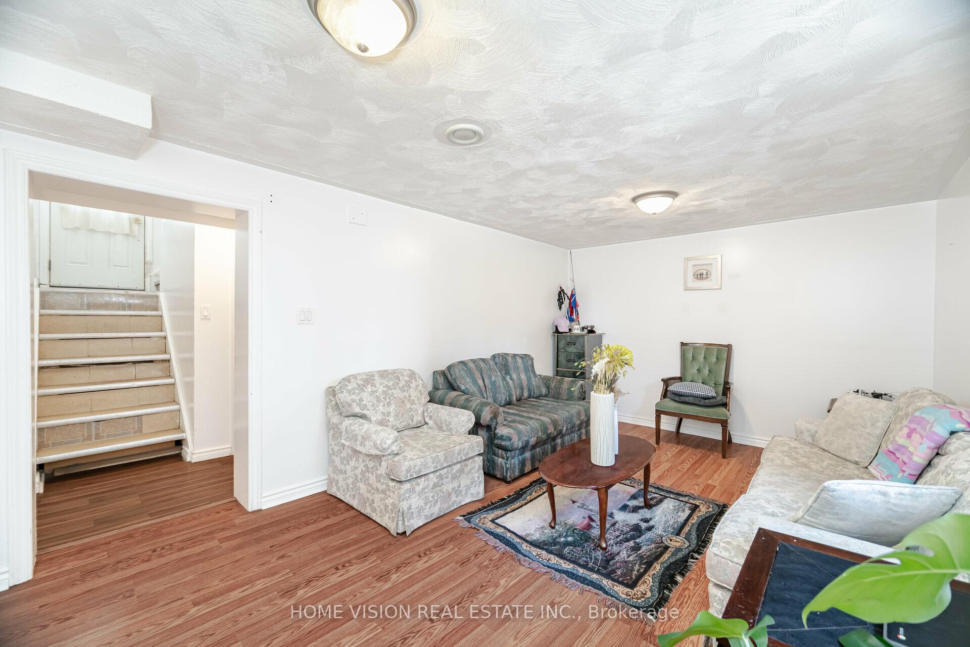 Photo 25 of 44 Clarendon Avenue, Hamilton, Balfour — HOMEH