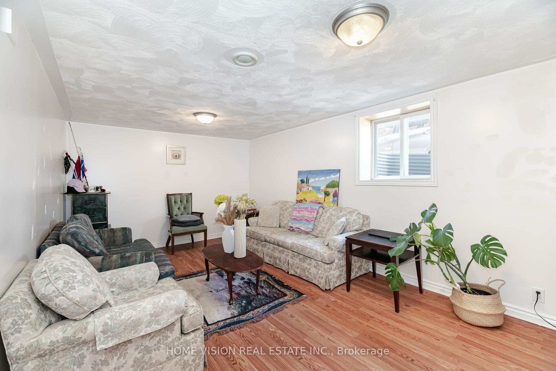 Photo 38 of 44 Clarendon Avenue, Hamilton, Balfour — HOMEH