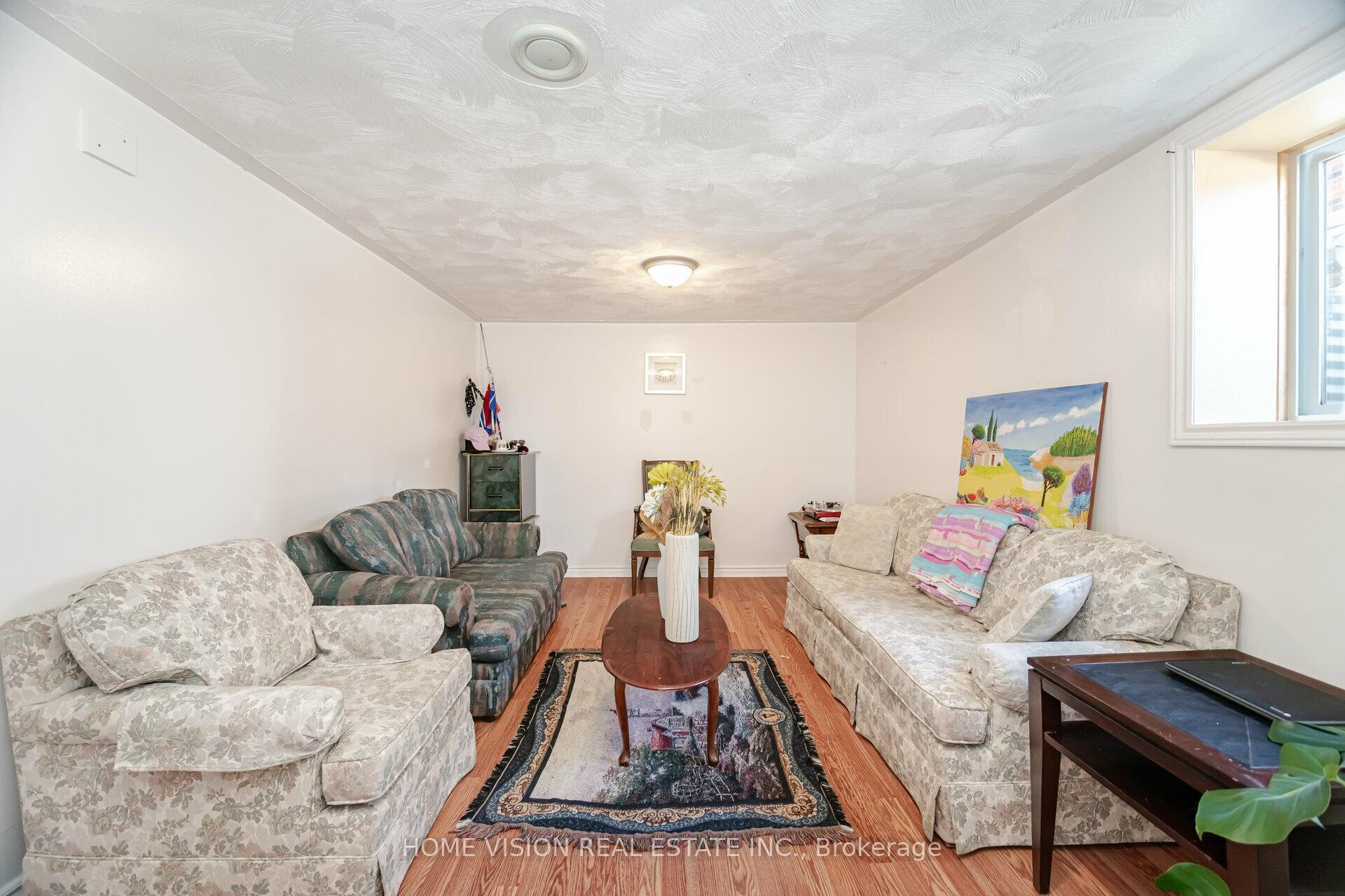 Photo 30 of 44 Clarendon Avenue, Hamilton, Balfour — HOMEH