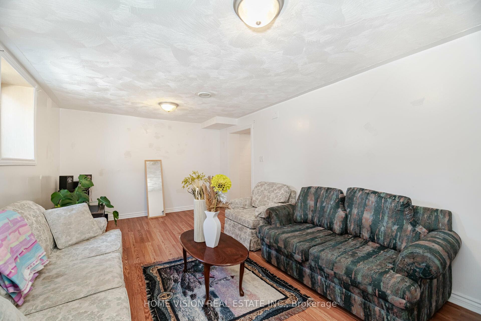 Photo 29 of 44 Clarendon Avenue, Hamilton, Balfour — HOMEH