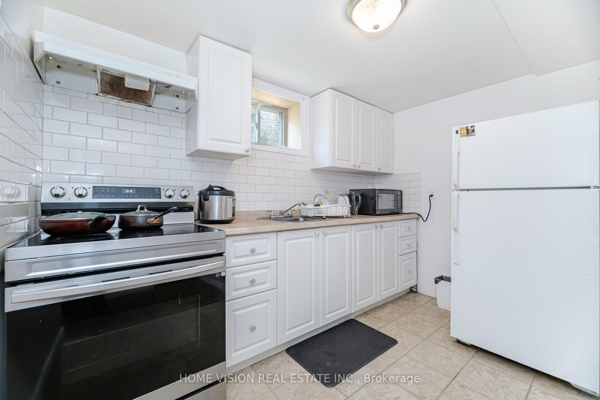 Photo 28 of 44 Clarendon Avenue, Hamilton, Balfour — HOMEH
