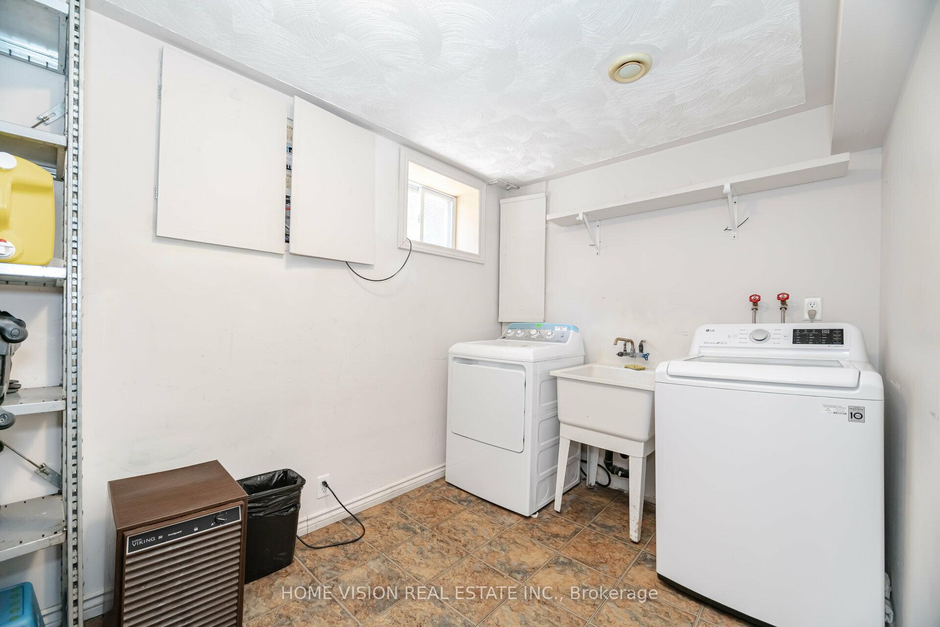 Photo 32 of 44 Clarendon Avenue, Hamilton, Balfour — HOMEH