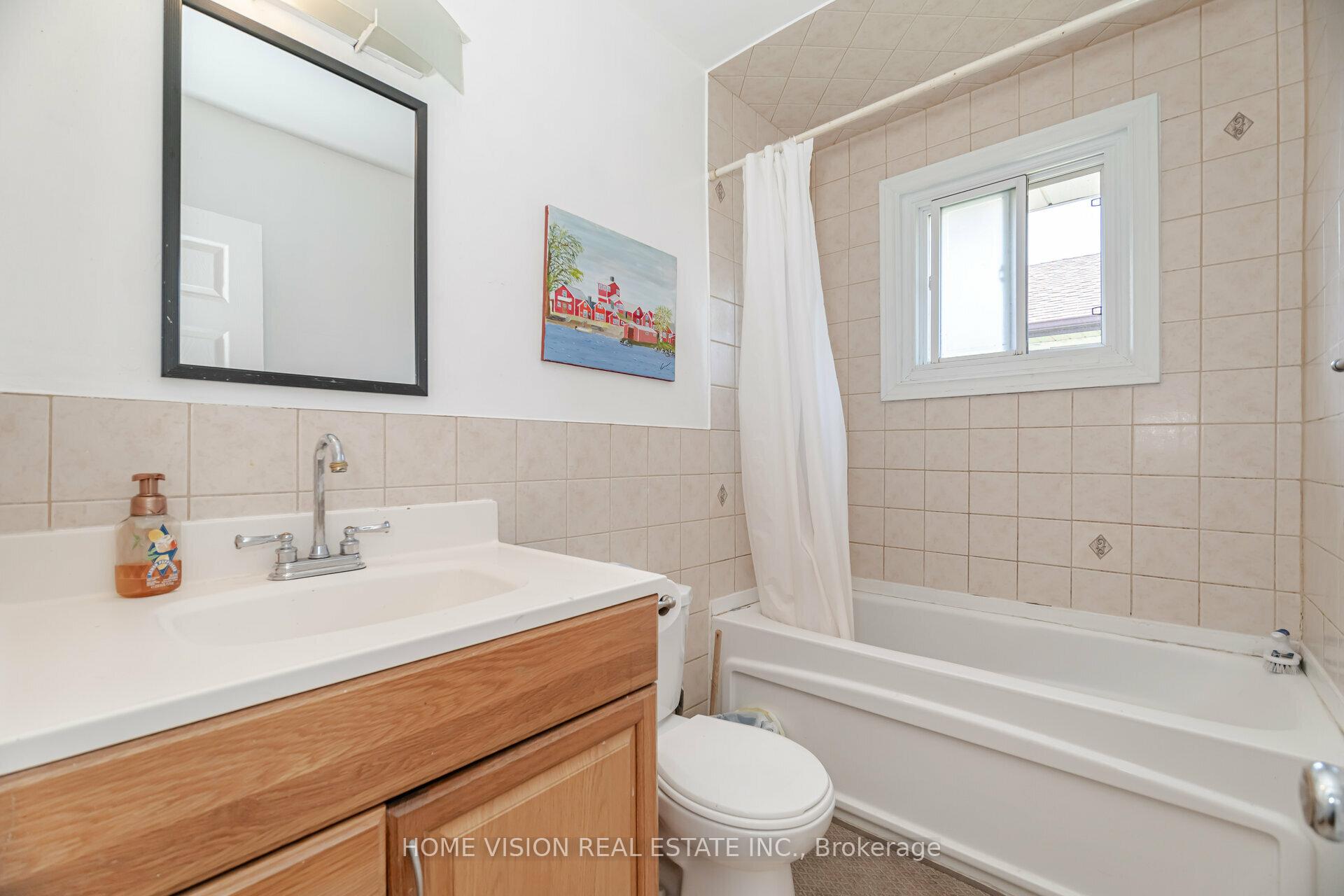Photo 39 of 44 Clarendon Avenue, Hamilton, Balfour — HOMEH
