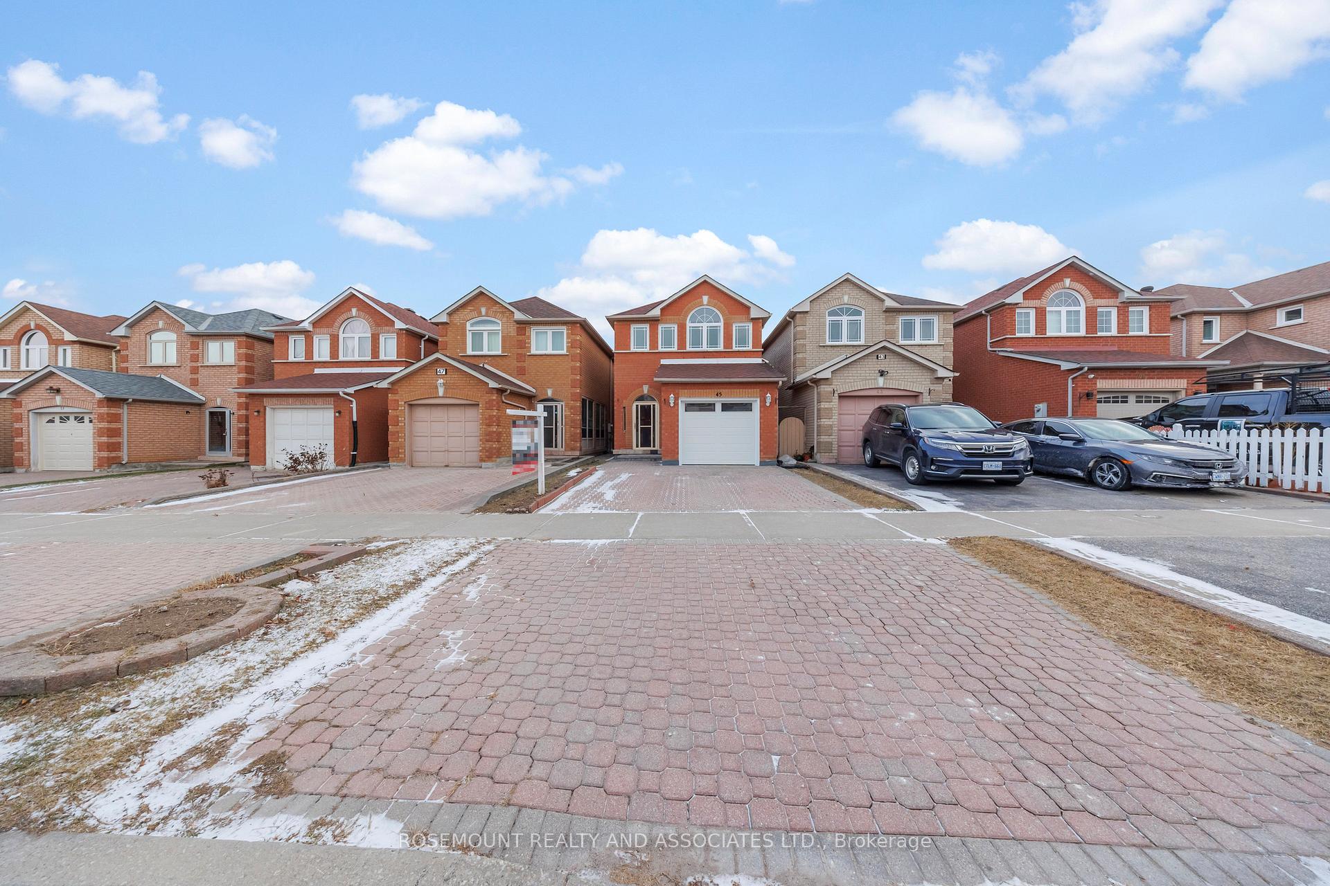 Photo 4 of 45 Connery Crescent, Markham, Middlefield — HOMEH