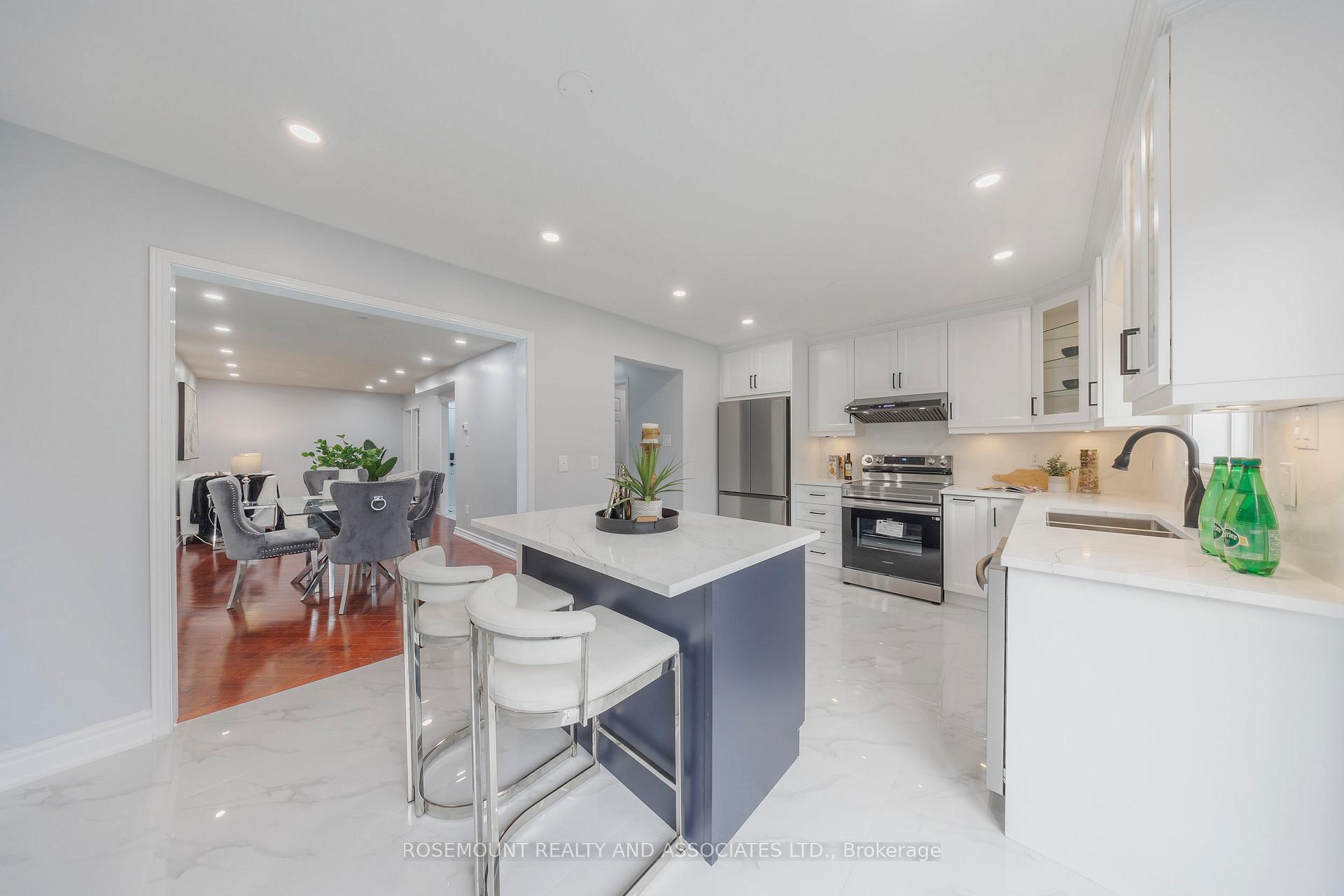 Photo 13 of 45 Connery Crescent, Markham, Middlefield — HOMEH