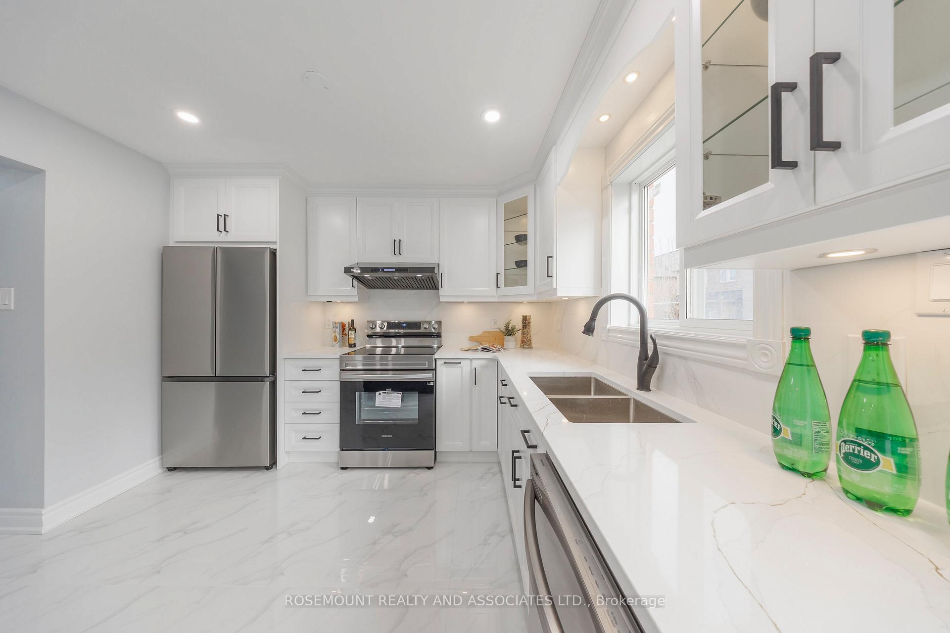 Photo 15 of 45 Connery Crescent, Markham, Middlefield — HOMEH