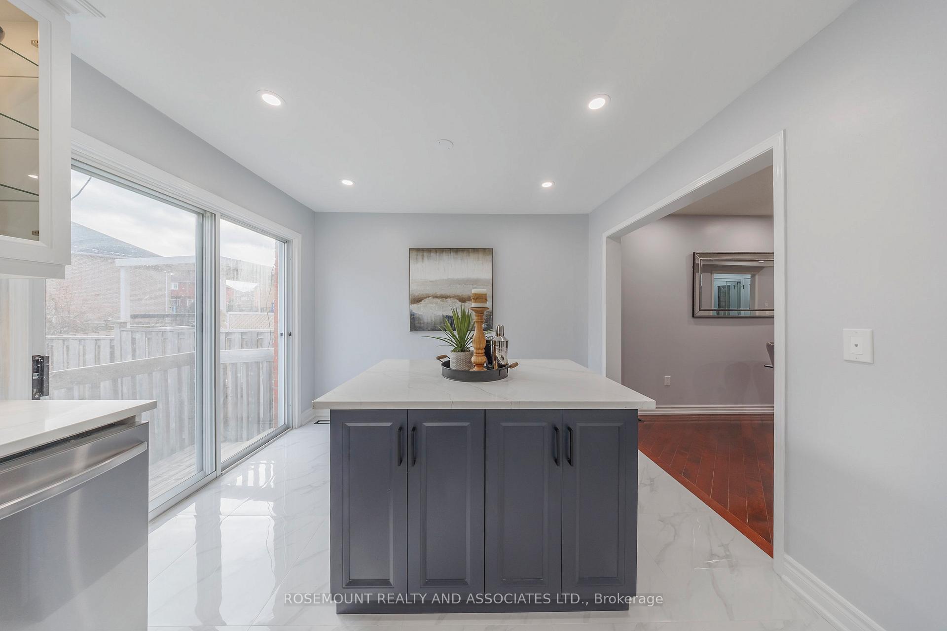 Photo 14 of 45 Connery Crescent, Markham, Middlefield — HOMEH