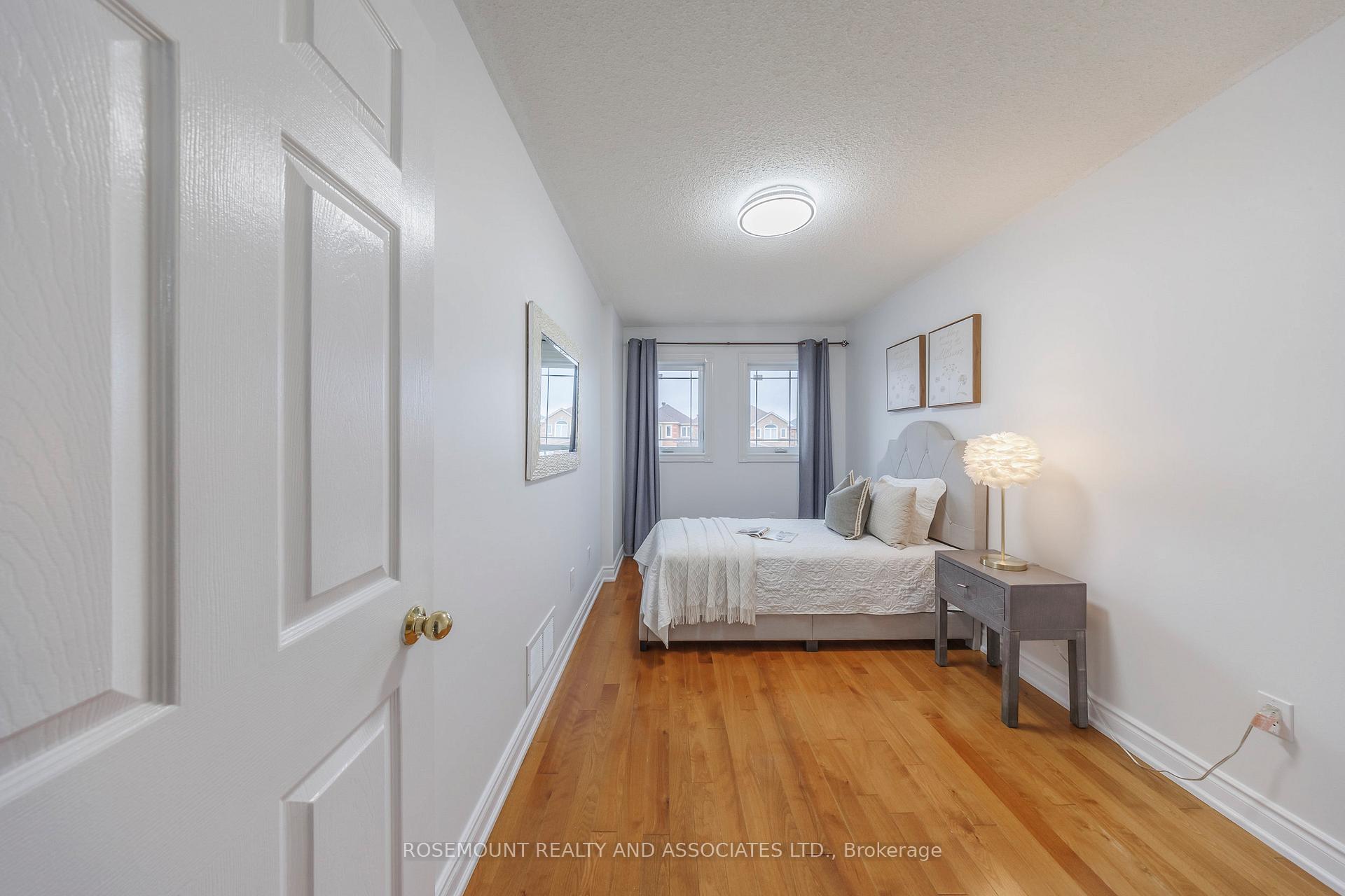 Photo 23 of 45 Connery Crescent, Markham, Middlefield — HOMEH