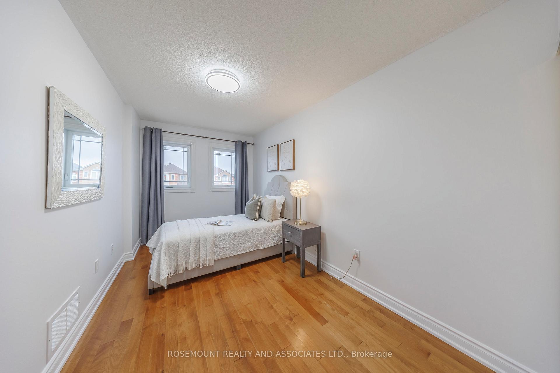 Photo 28 of 45 Connery Crescent, Markham, Middlefield — HOMEH